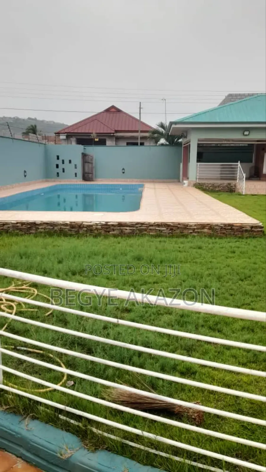 8bdrm House in Begye Akazon, Old Barrier for sale in Old Barrier