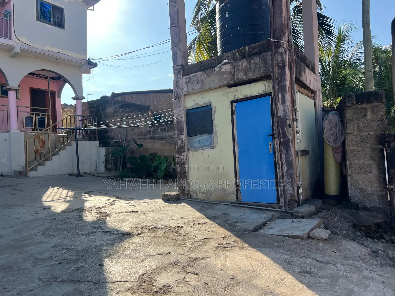 8bdrm House in Accra Metropolitan for sale in Accra Metropolitan