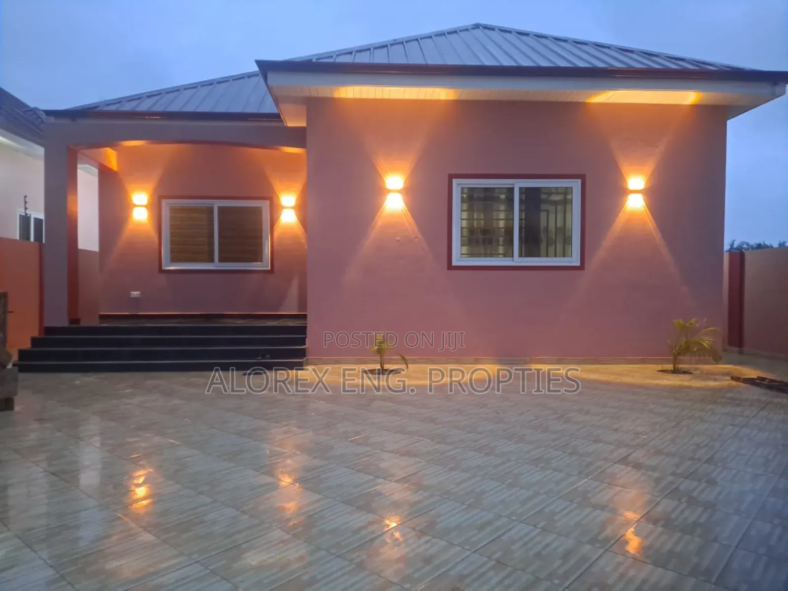 3bdrm House in House, Oyarifa for sale in Oyarifa