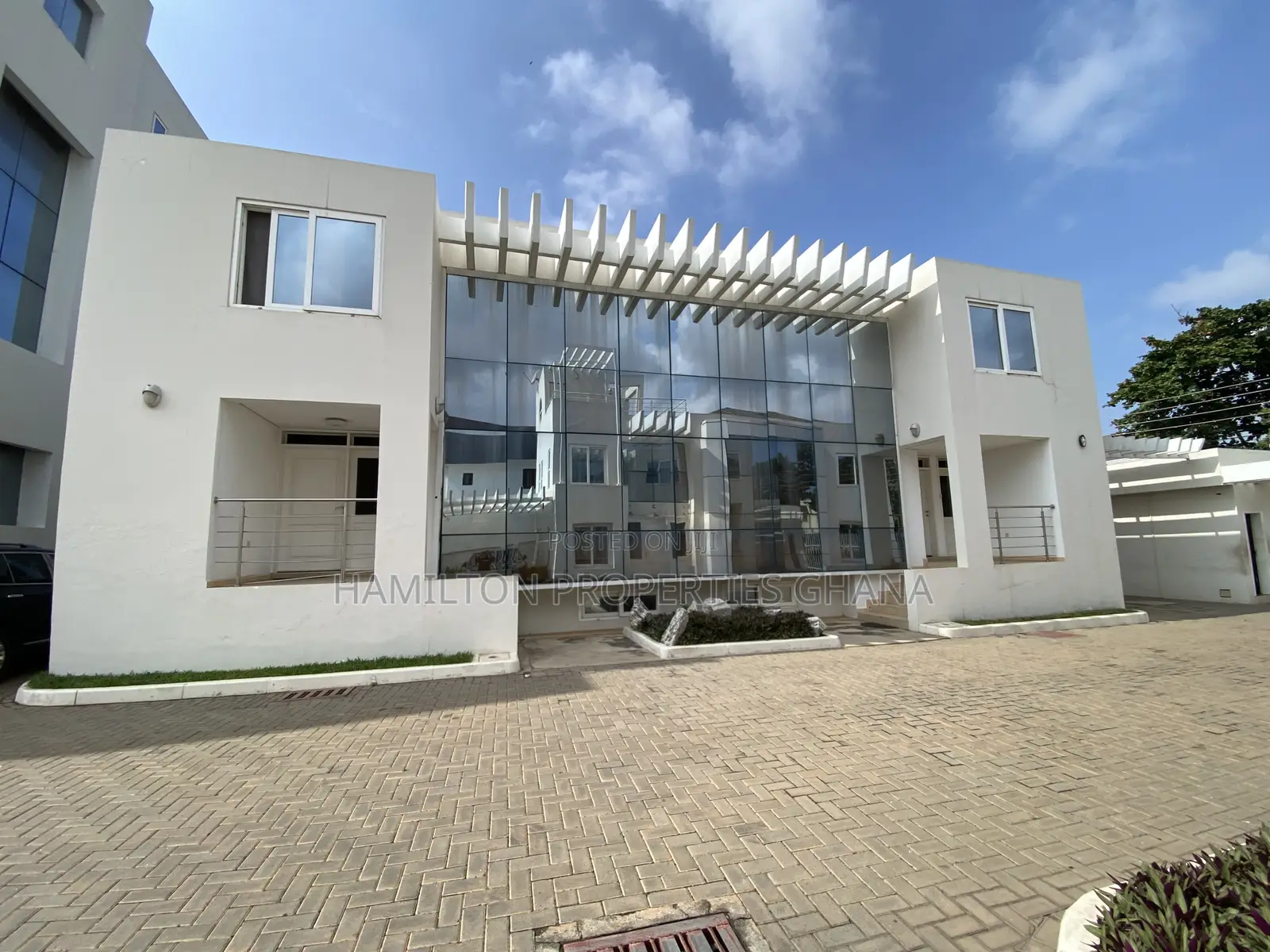 2bdrm Apartment in Labone Crescent for rent in Labone