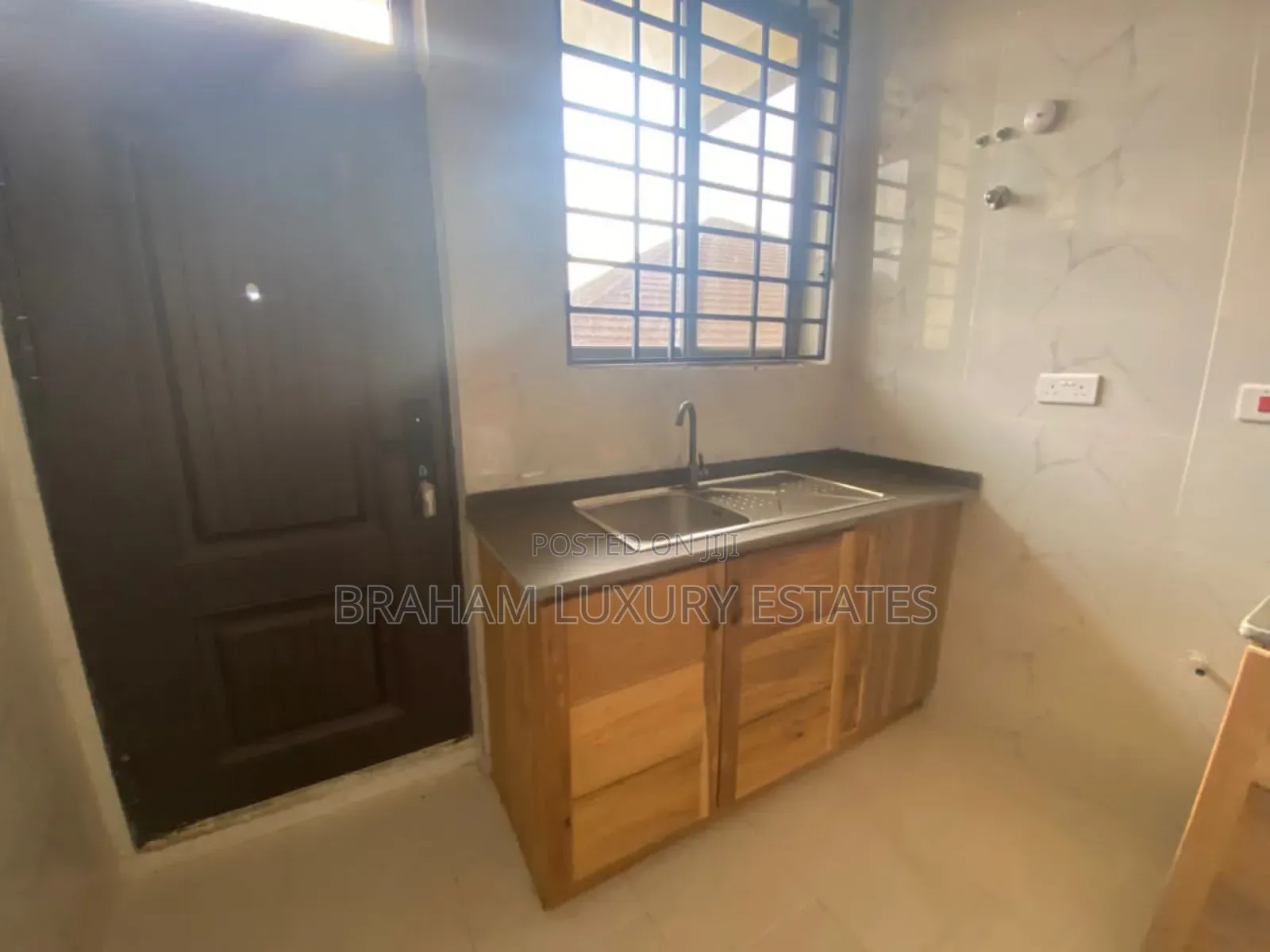 3bdrm Apartment in Braham Luxury, Spintex for rent in Spintex