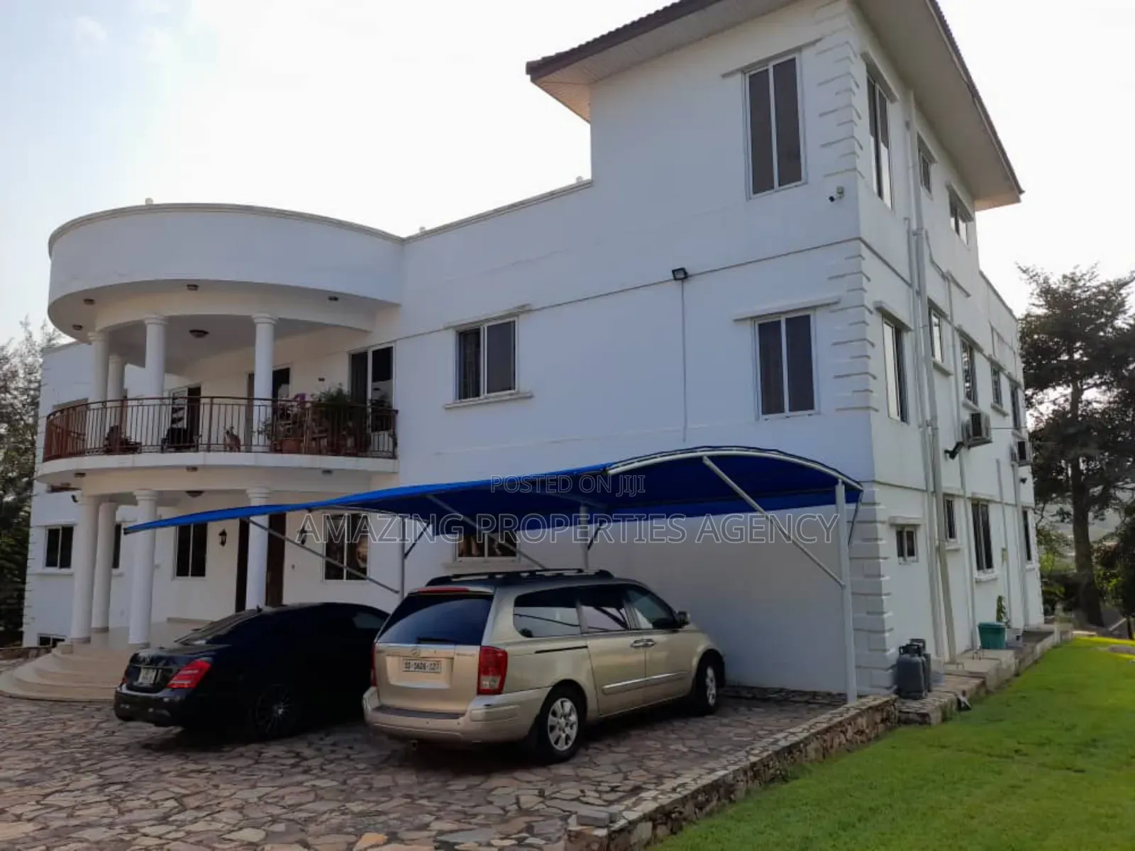 5bdrm Mansion in Aburi for sale in Aburi