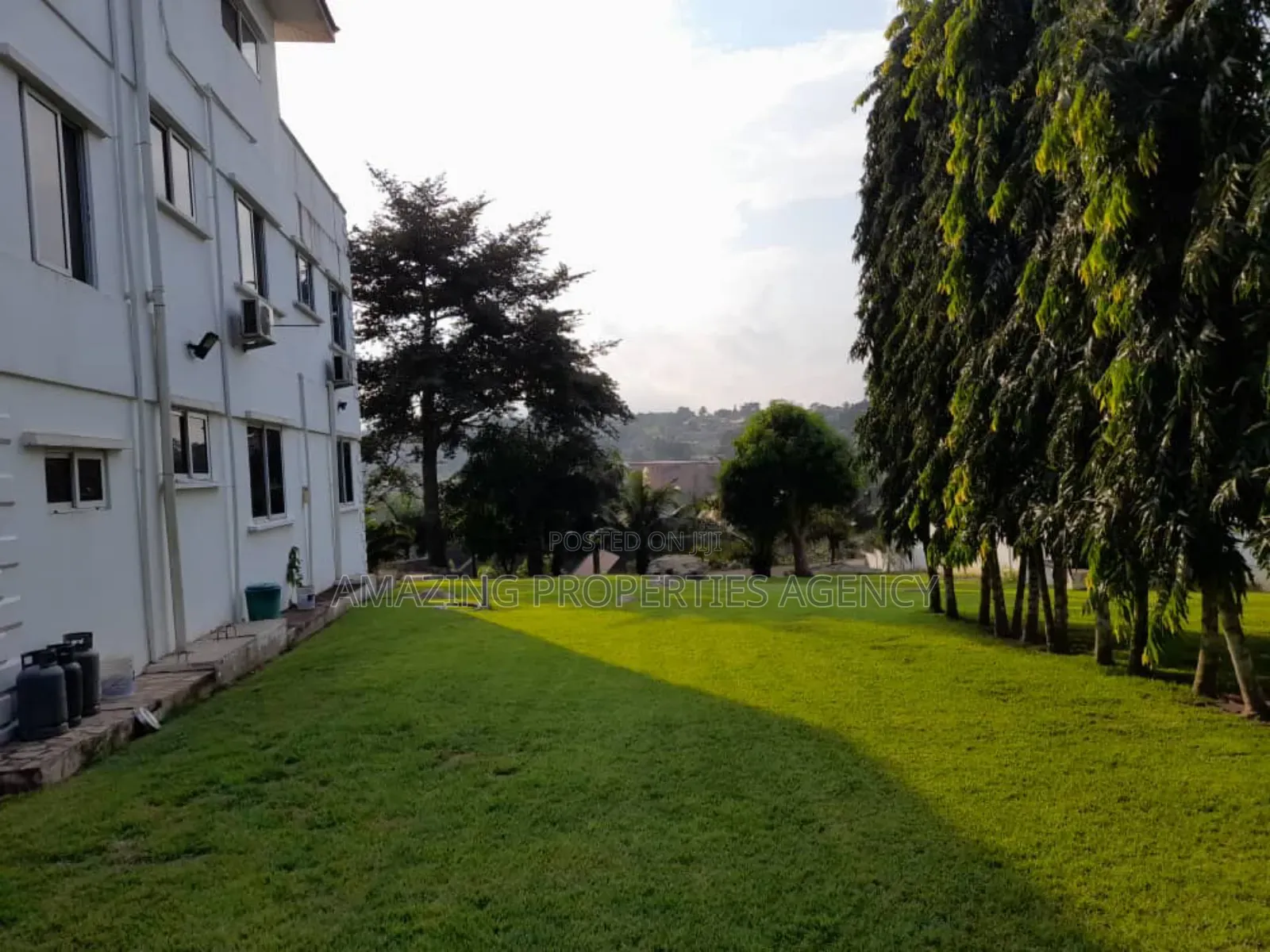 5bdrm Mansion in Aburi for sale in Aburi