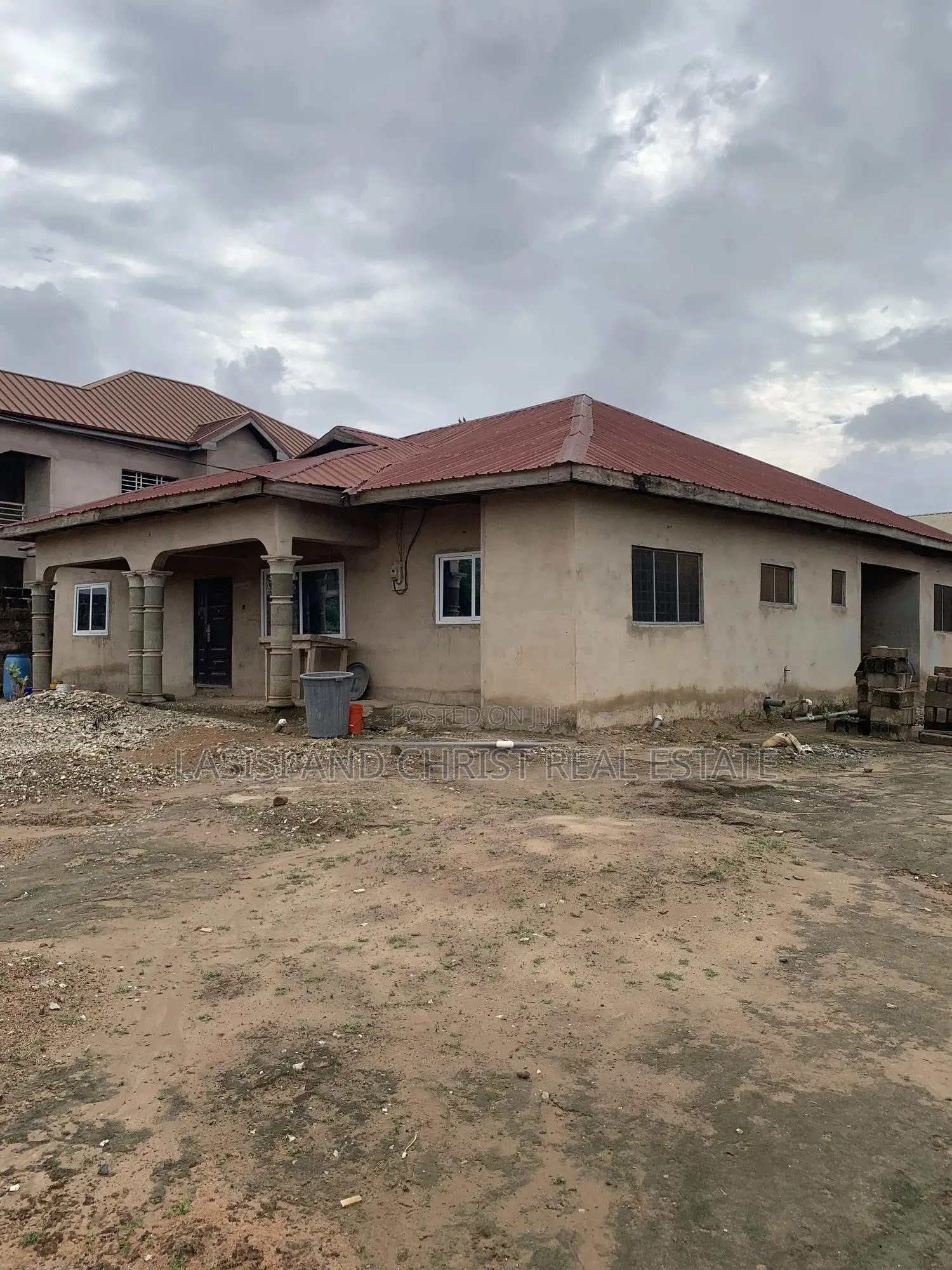 5bdrm House in Lasisi And Christ, Amasaman for sale in Amasaman