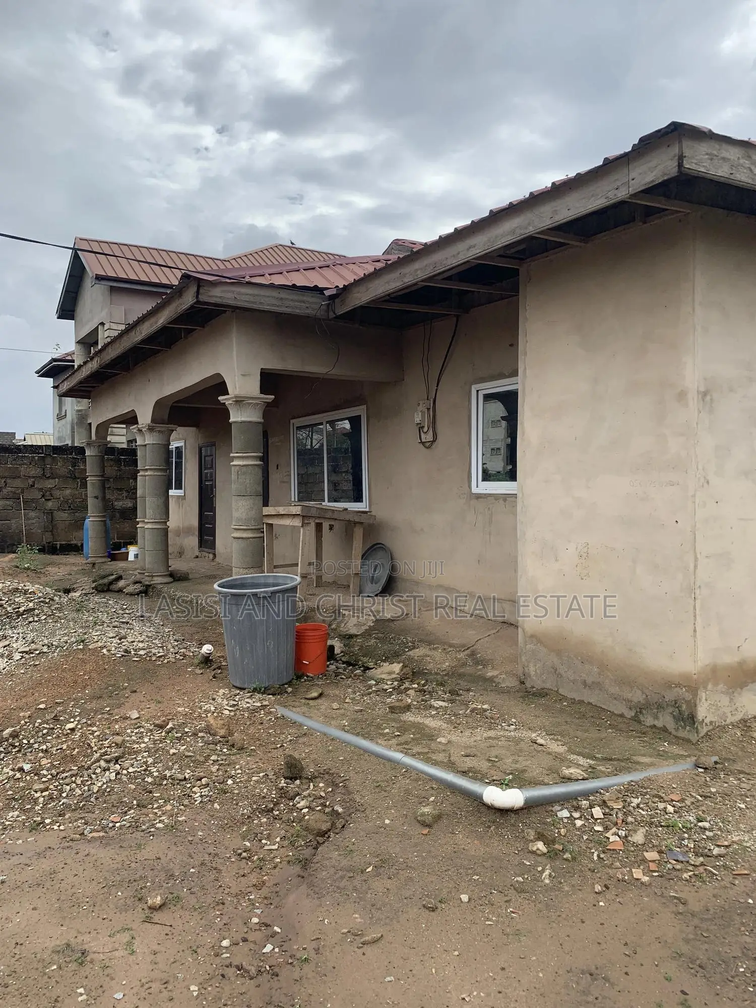 5bdrm House in Lasisi And Christ, Amasaman for sale in Amasaman