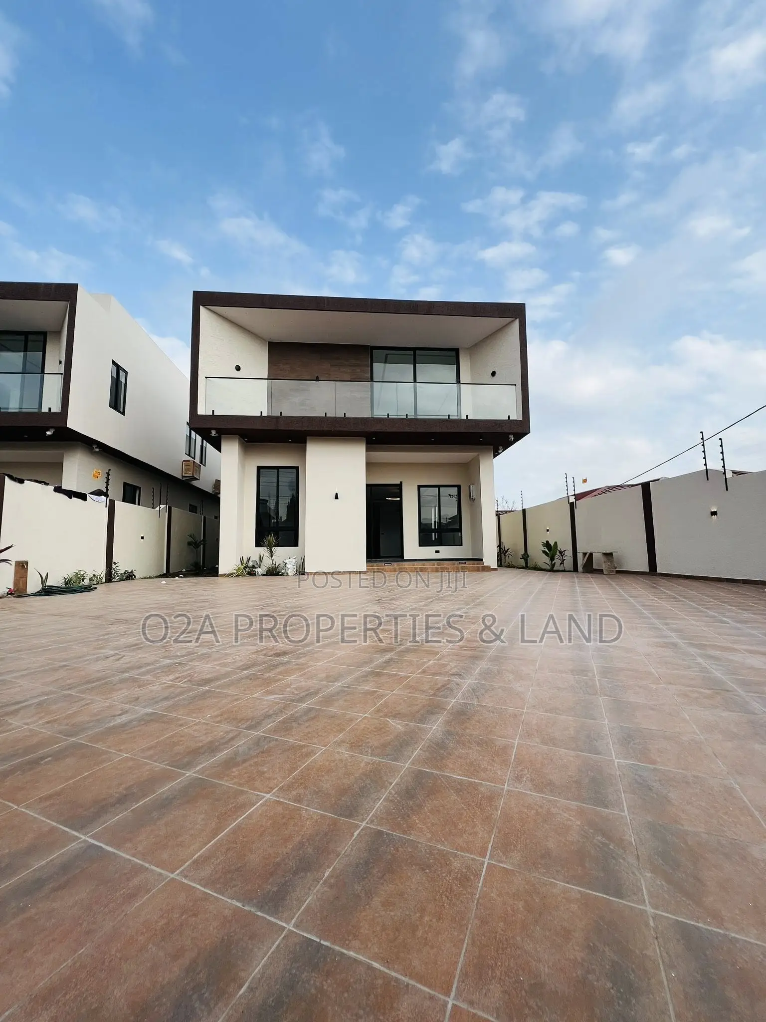 4bdrm House in Adenta Oyarifa, Ghana Flag for sale in Ghana Flag