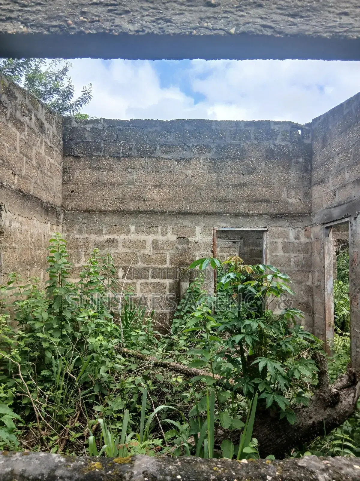 Uncompleted 5 Bedrooms Building in Hohoe Municipal