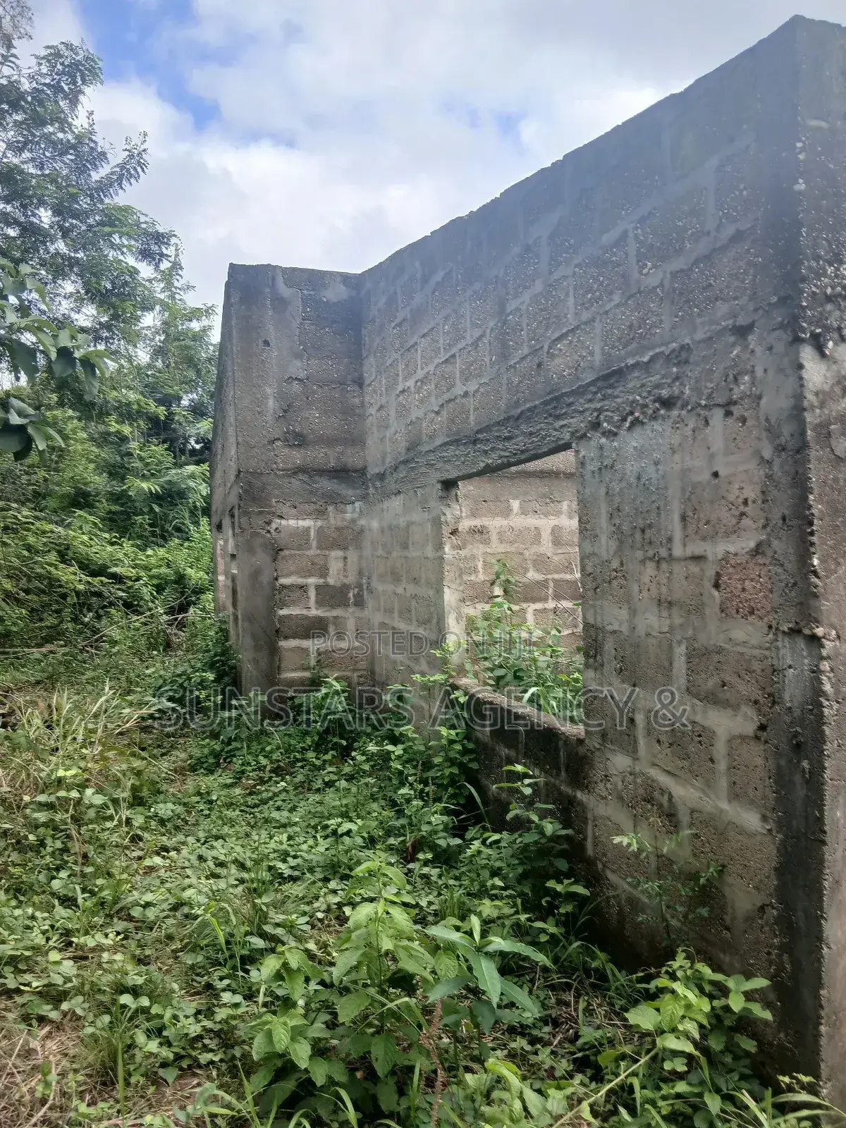 Uncompleted 5 Bedrooms Building in Hohoe Municipal