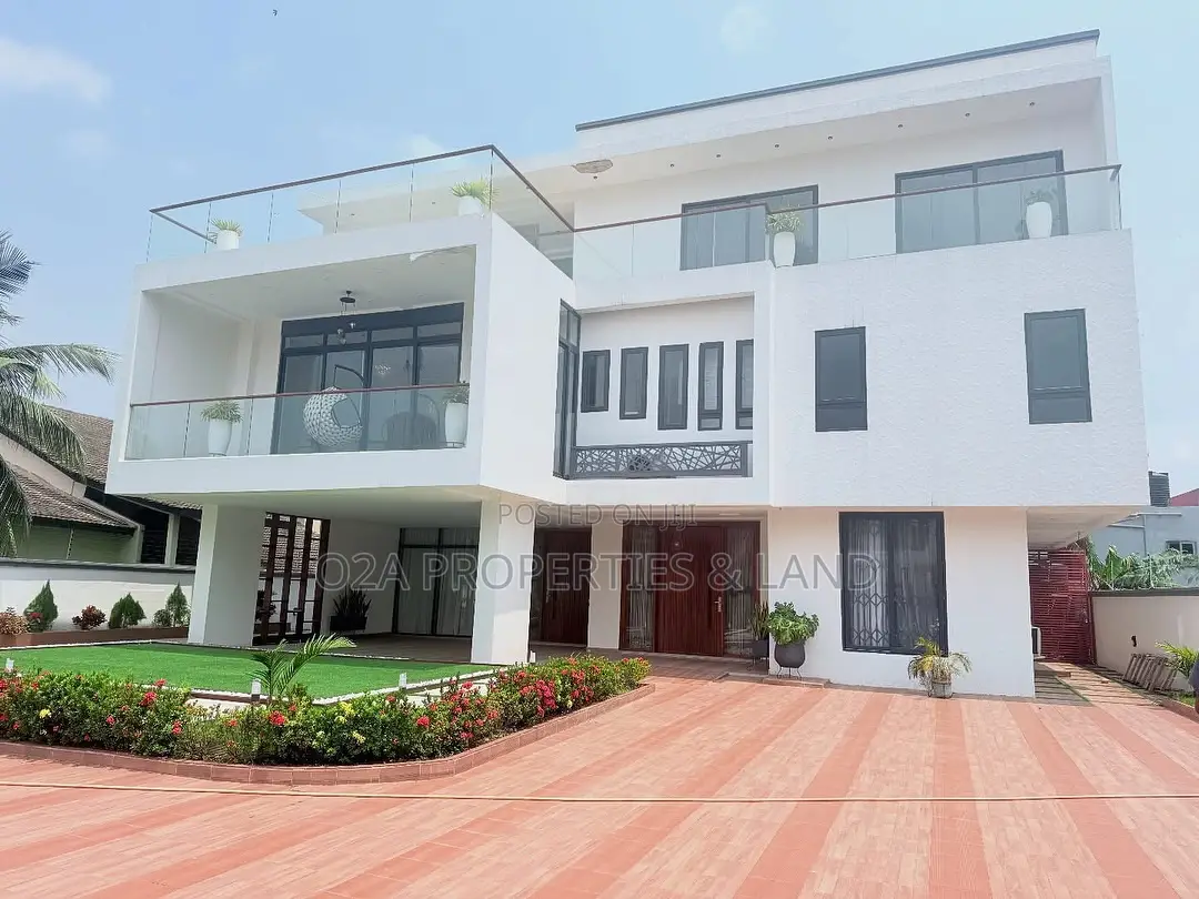 6bdrm House in East Legon, American House for sale in American House