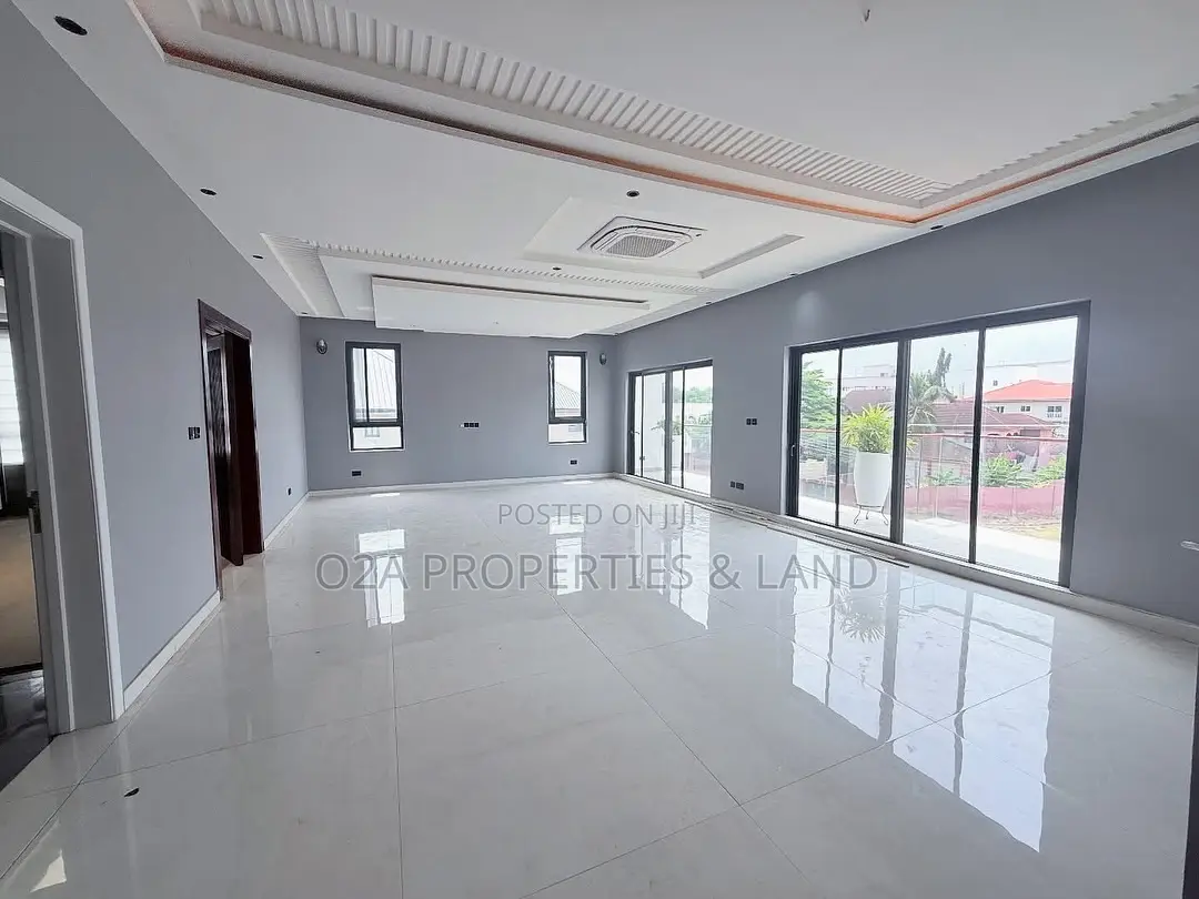 6bdrm House in East Legon, American House for sale in American House
