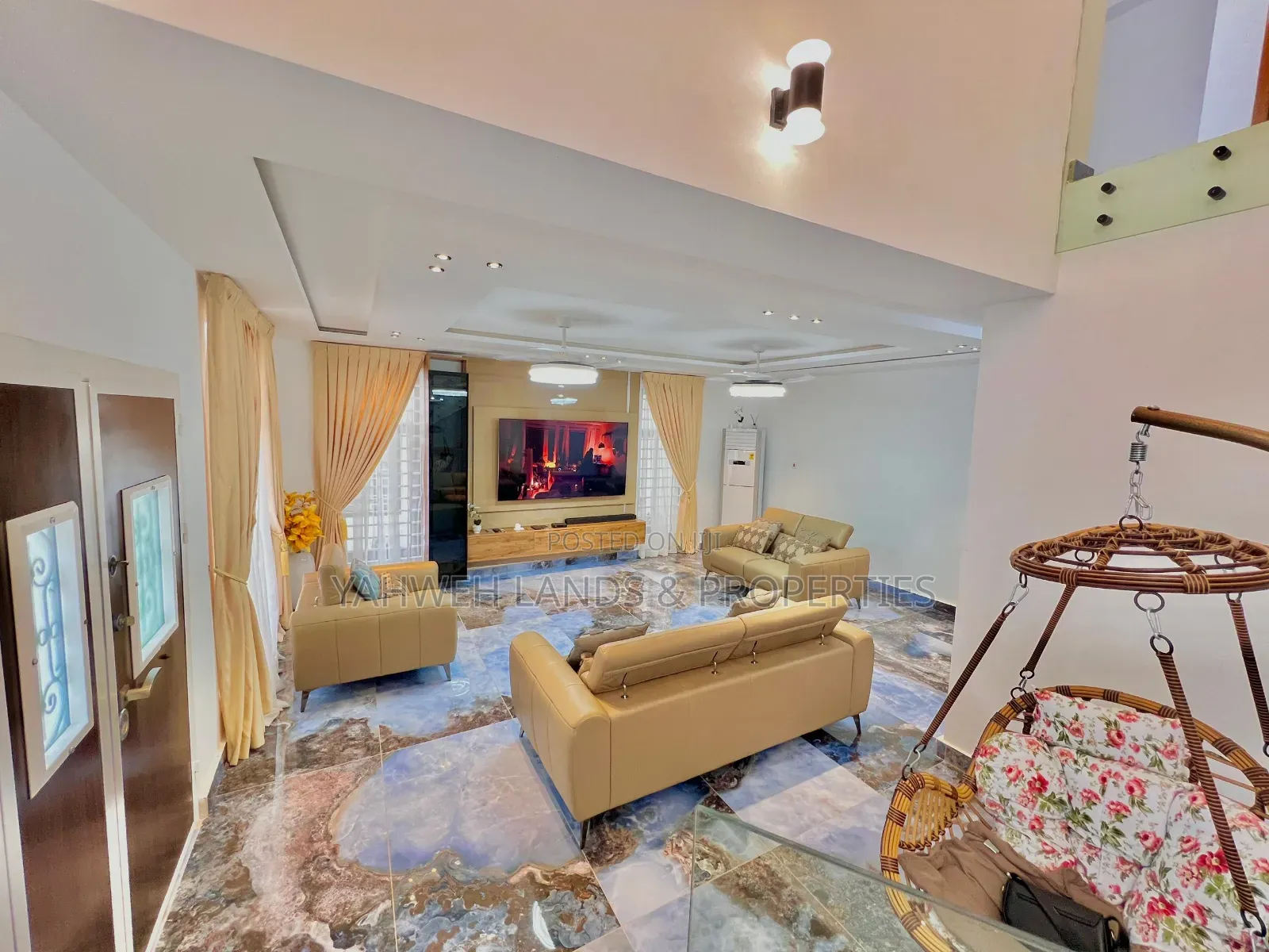 Furnished 4bdrm Townhouse / Terrace in Lashibi for rent in Lashibi