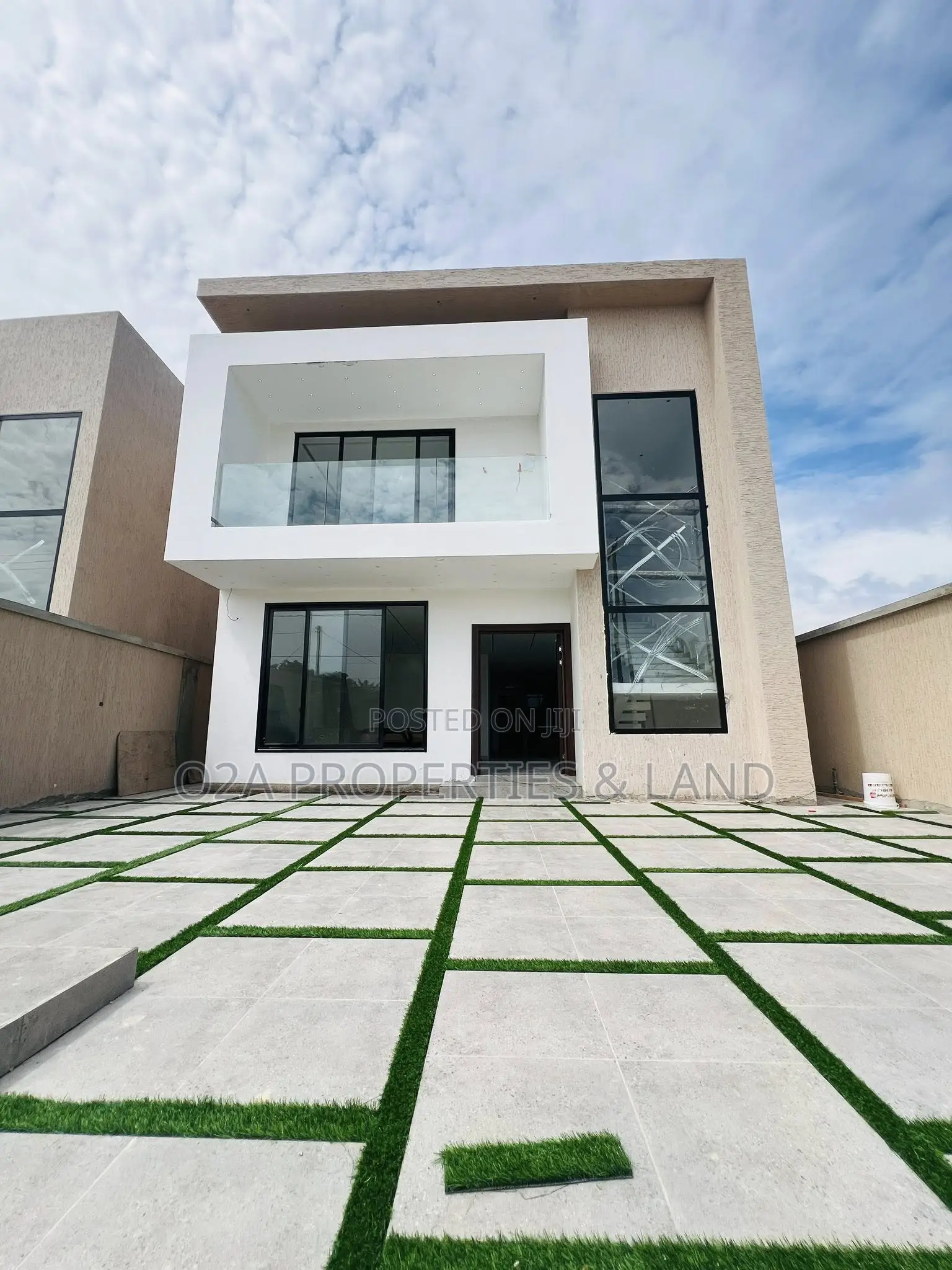 4bdrm House in Ashaley Botwe, Lake Side Estate for sale in Lake Side Estate