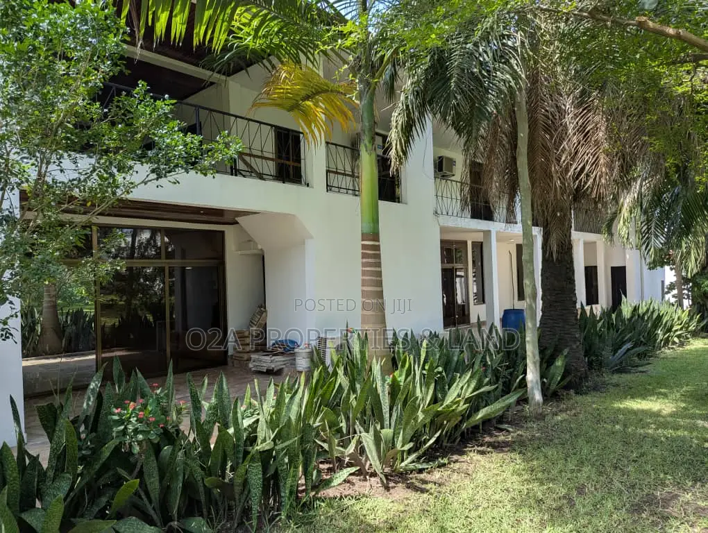 8bdrm House in Cantonments, Acquinas for rent in Acquinas