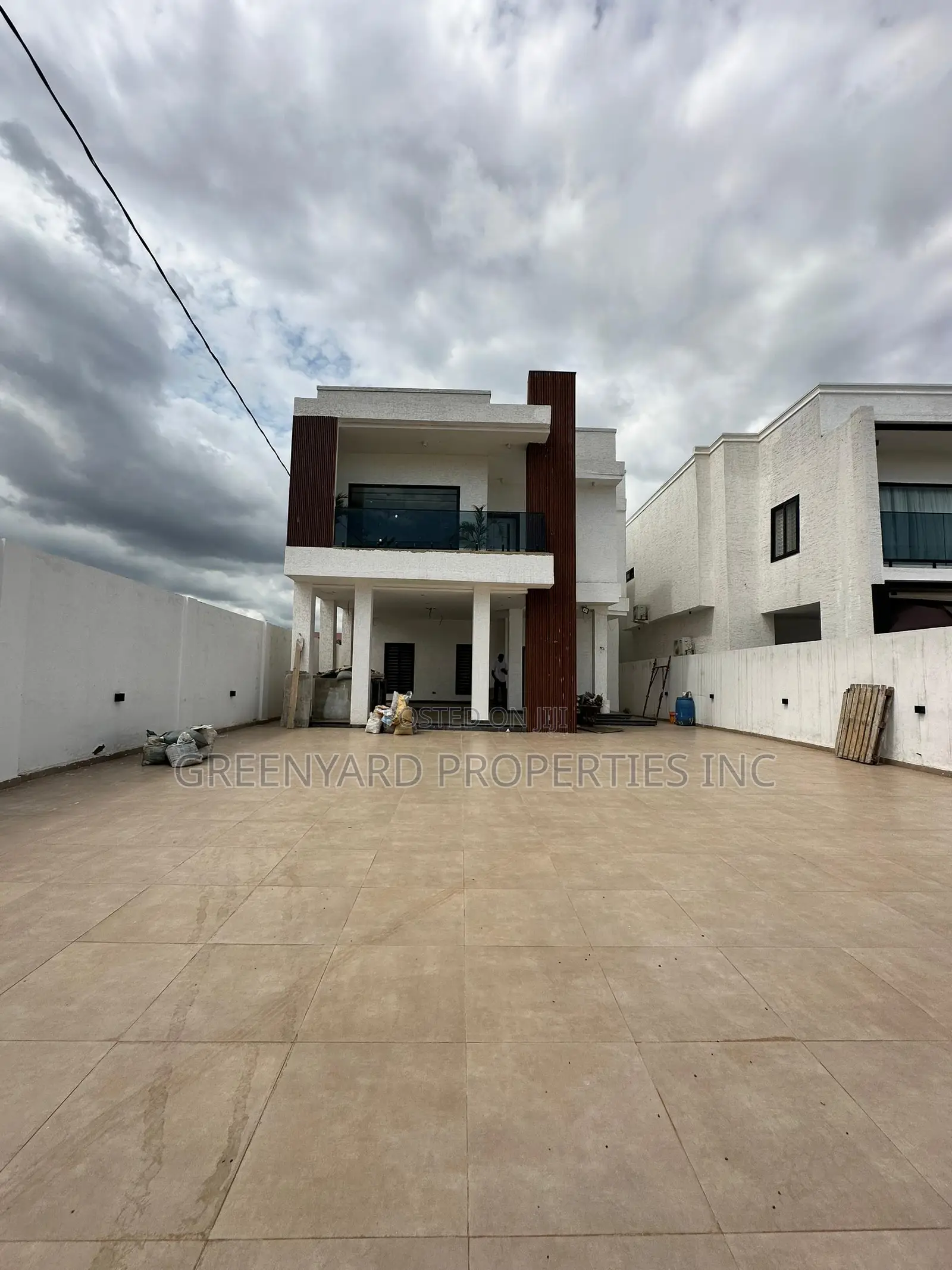 4bdrm House in Adenta for sale in Adenta