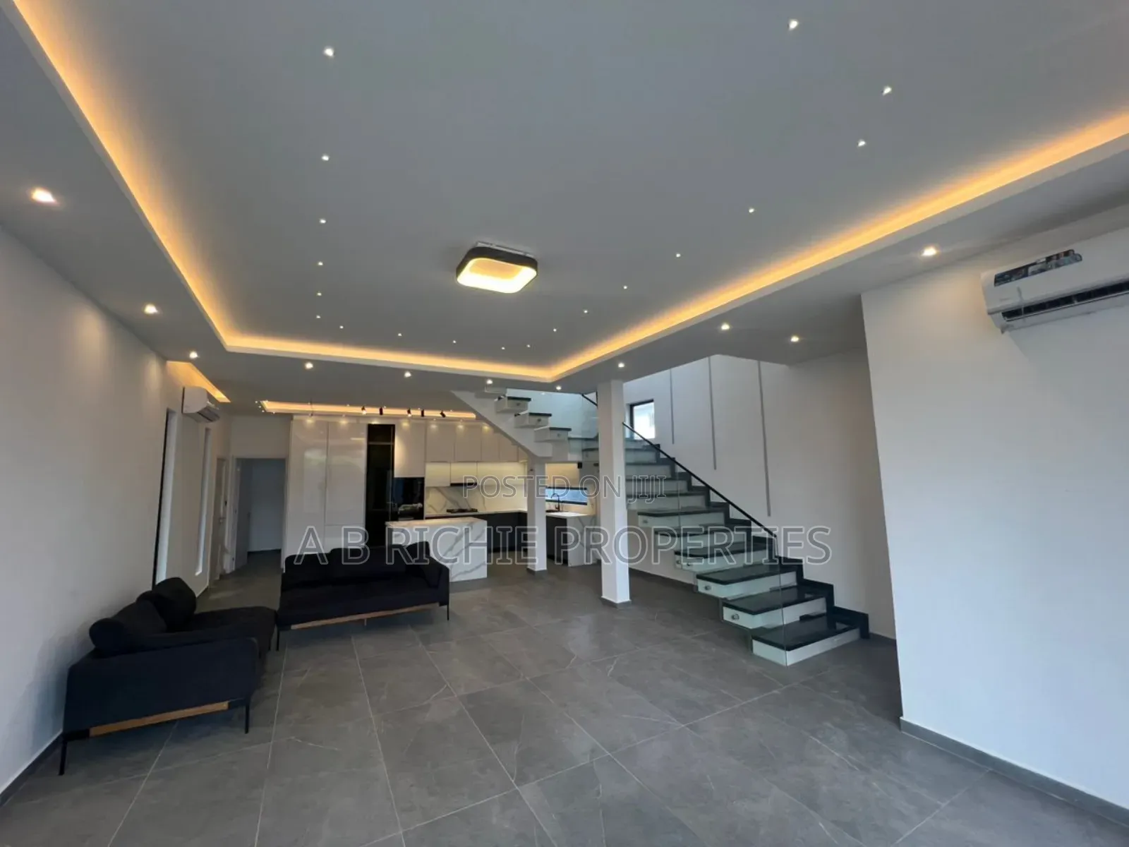 3bdrm Townhouse/Terrace in Ab Richie Properties, Dzorwulu for sale in Dzorwulu