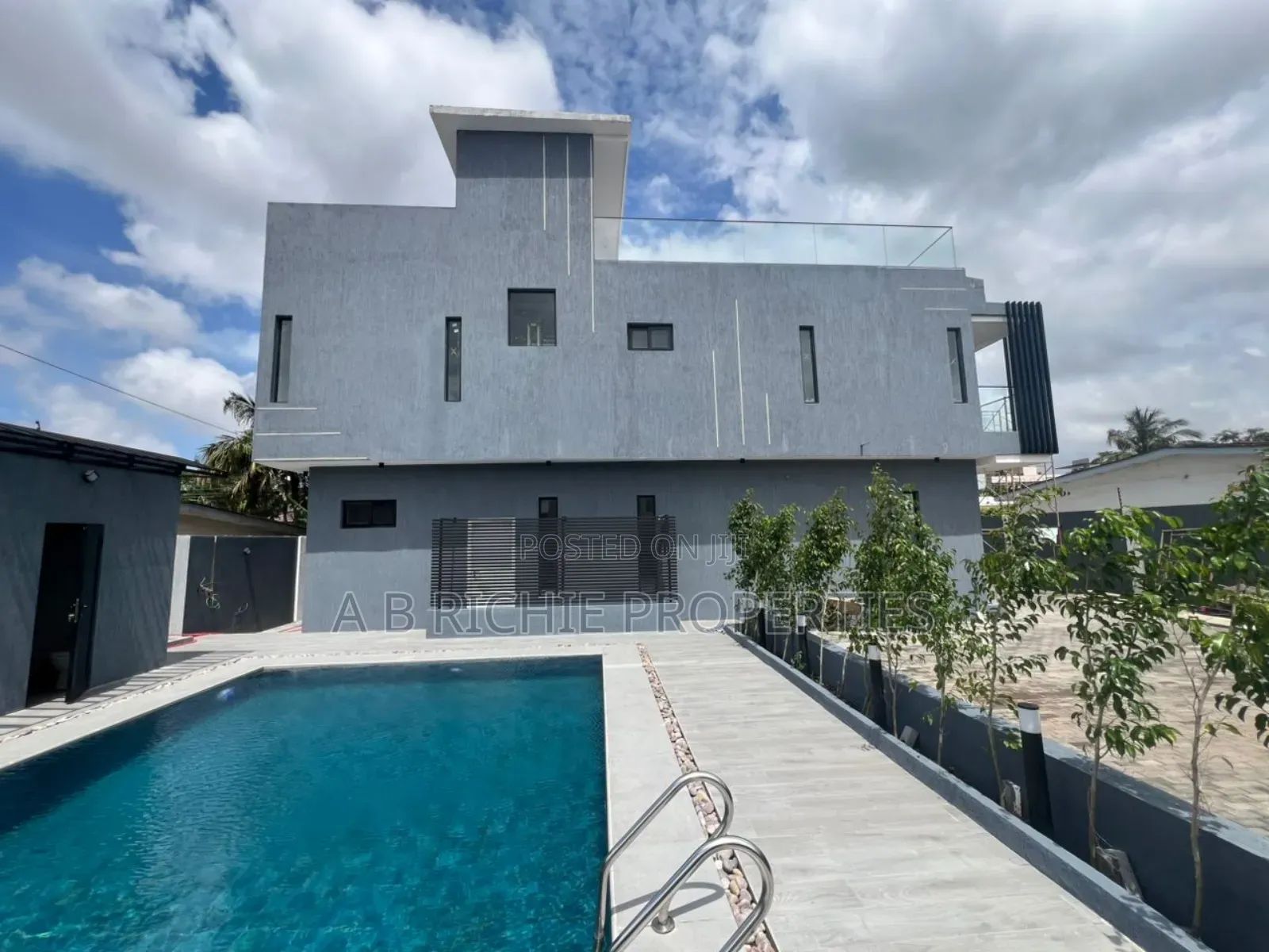 3bdrm Townhouse / Terrace in Ab Richie Properties, Dzorwulu for rent in Dzorwulu