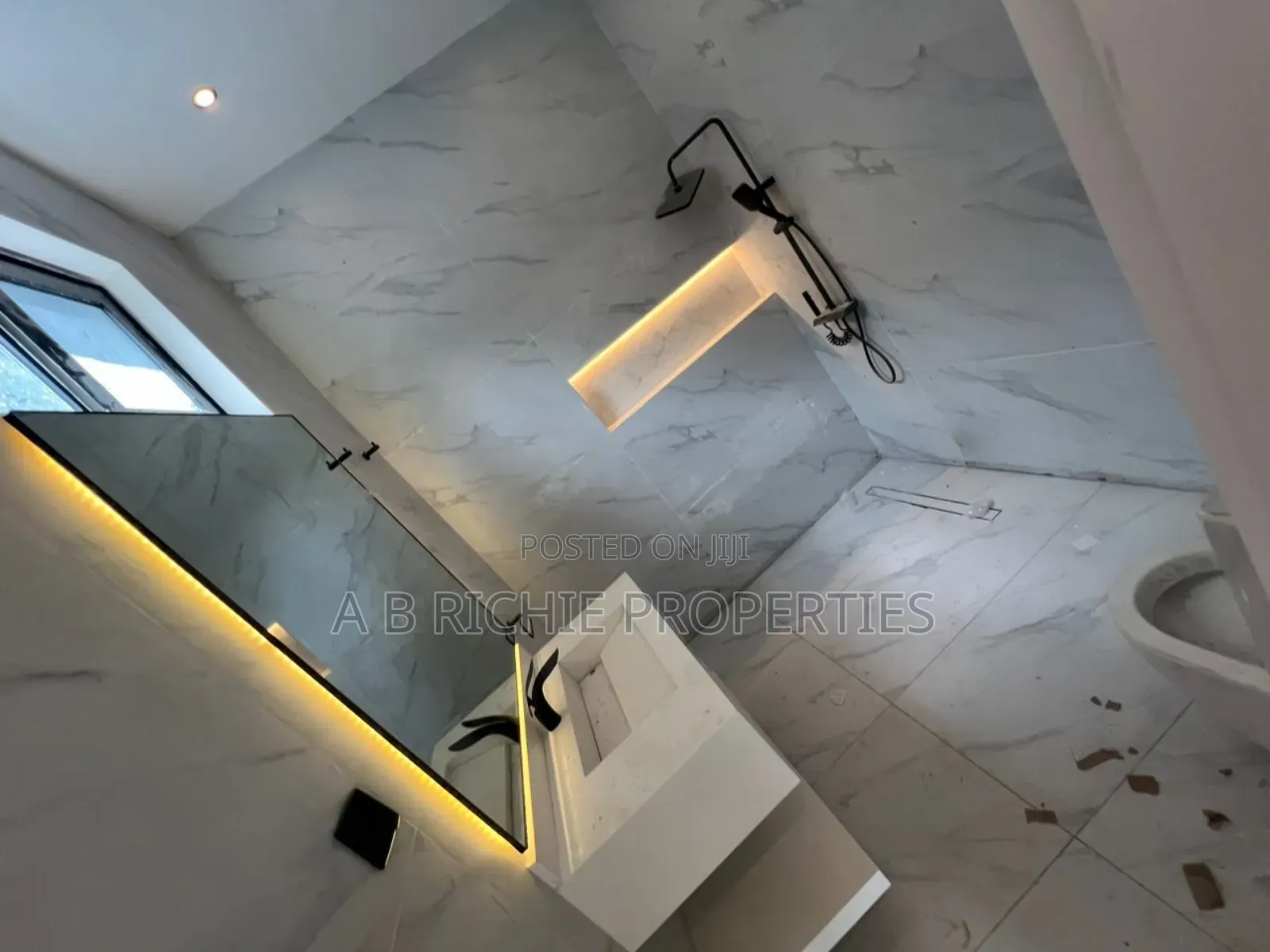 3bdrm Townhouse / Terrace in Ab Richie Properties, Dzorwulu for rent in Dzorwulu