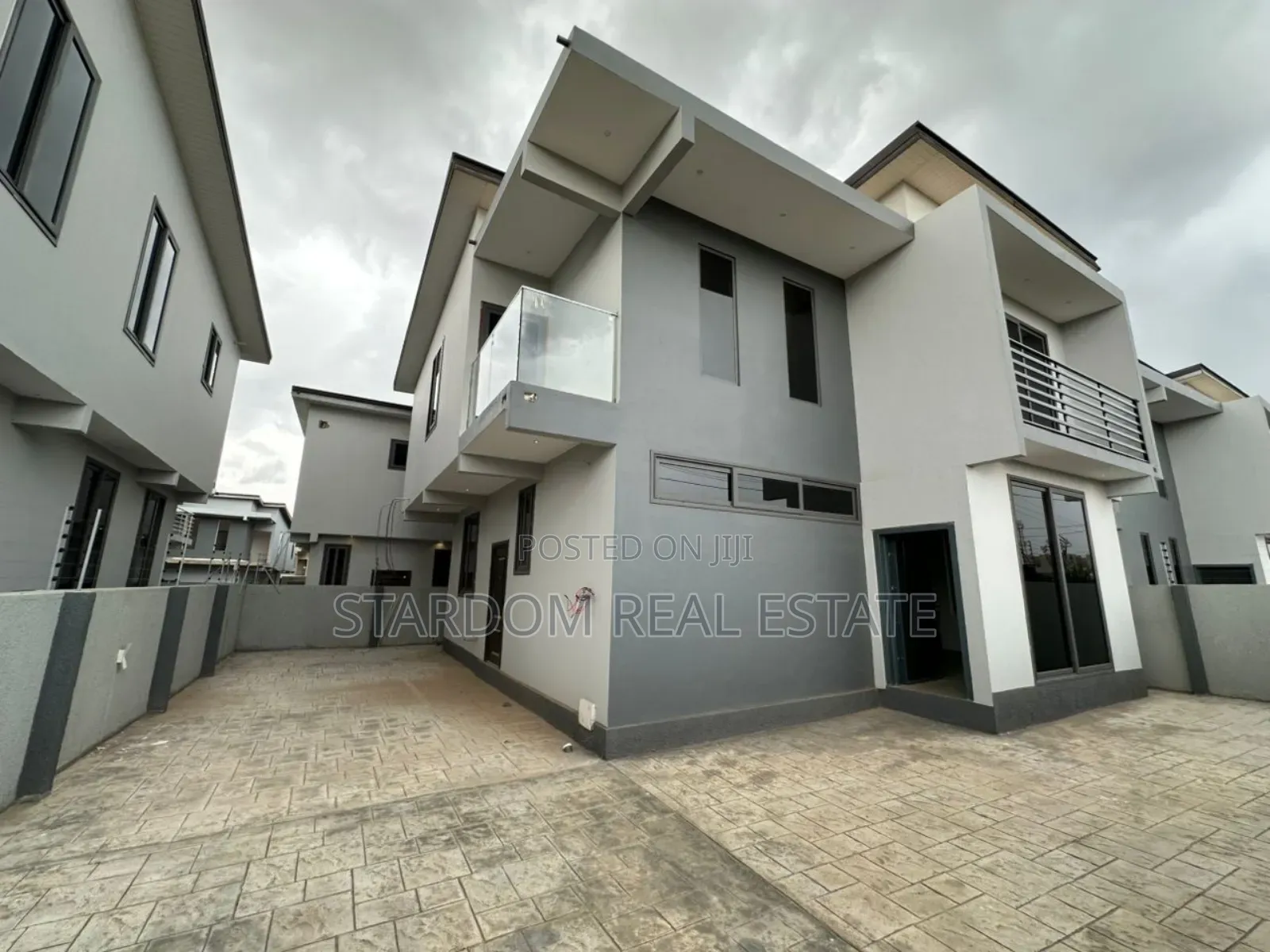 3bdrm Duplex in Boshe, Haatso for sale in Haatso