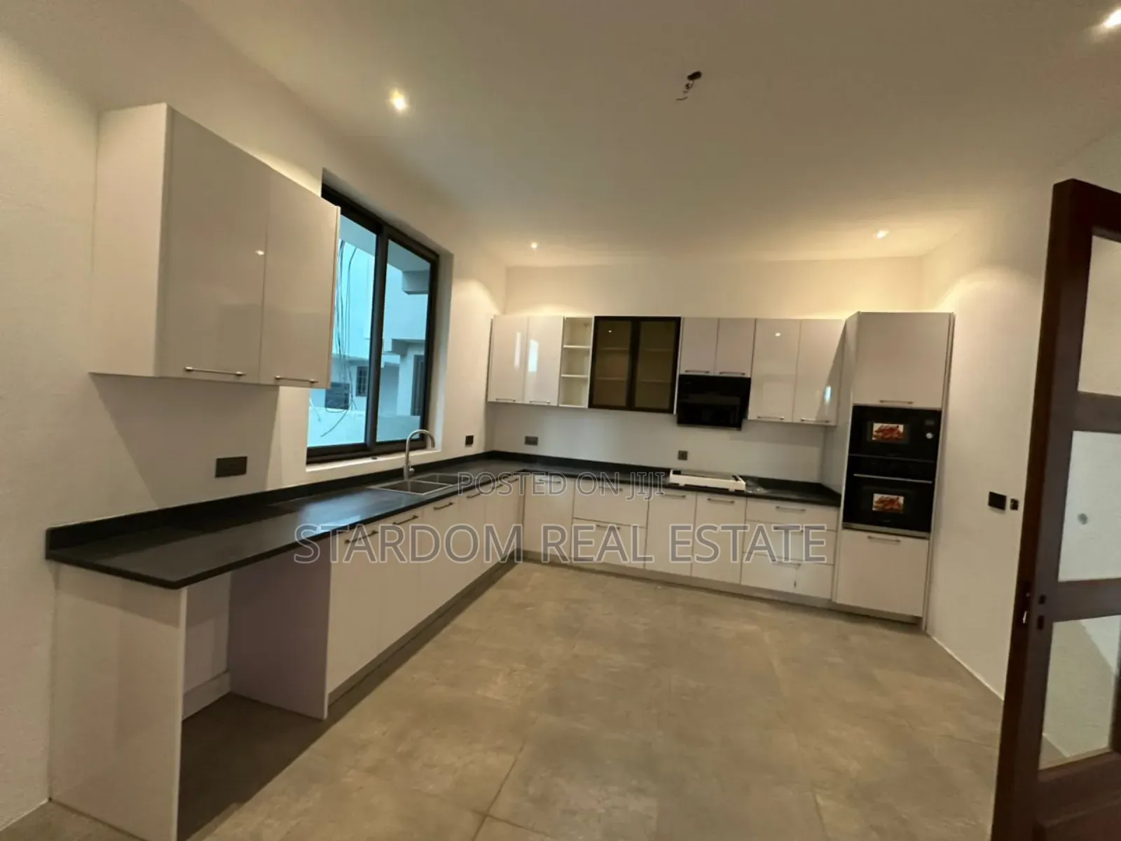 3bdrm Duplex in Boshe, Haatso for sale in Haatso