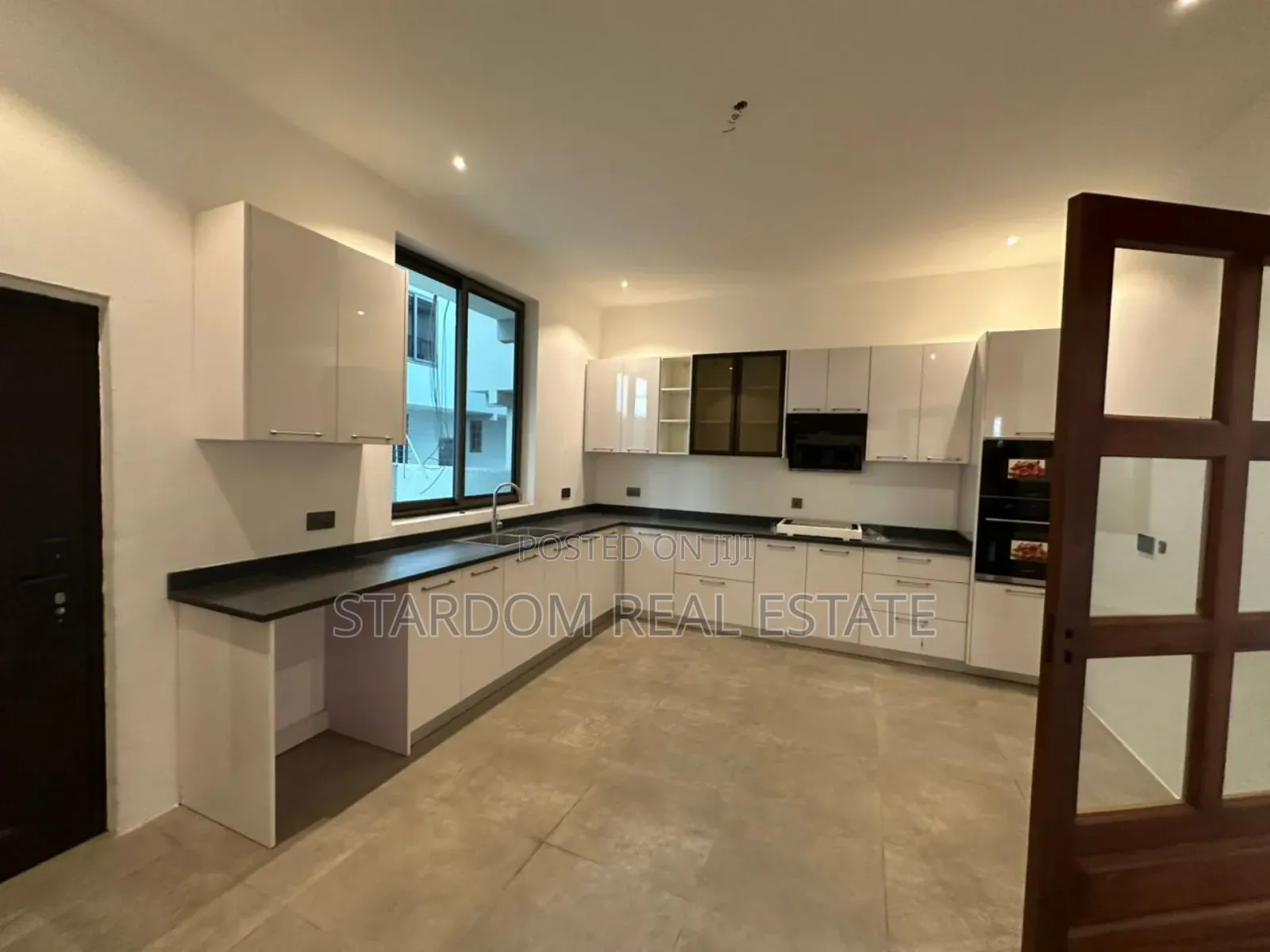 3bdrm Duplex in Boshe, Haatso for sale in Haatso
