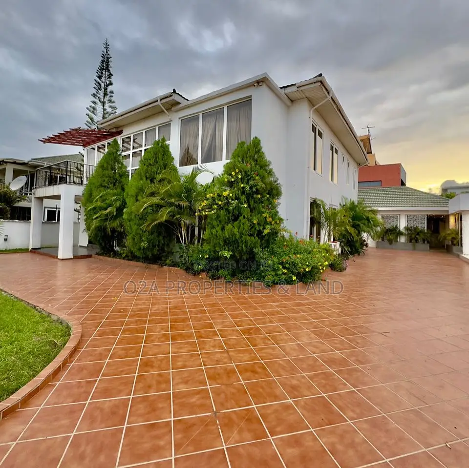 5bdrm House in Cantonments, Acquinas for sale in Acquinas