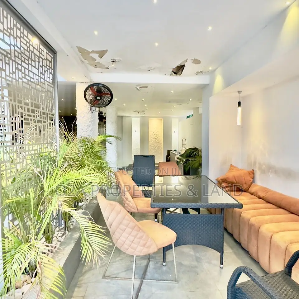 5bdrm House in Cantonments, Acquinas for sale in Acquinas