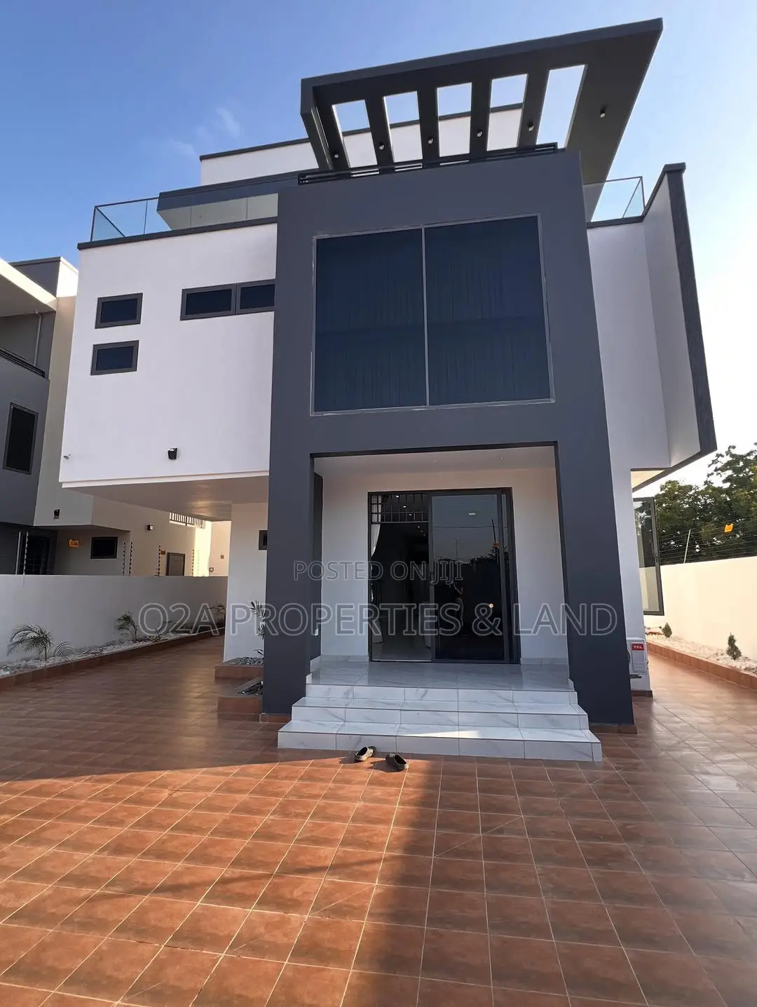 Furnished 4bdrm House in Lakeside Estate for sale in Lake Side Estate