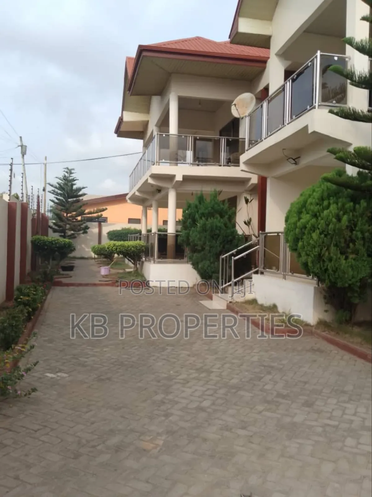 9bdrm Duplex in Kb Properties, Nungua for rent in Nungua