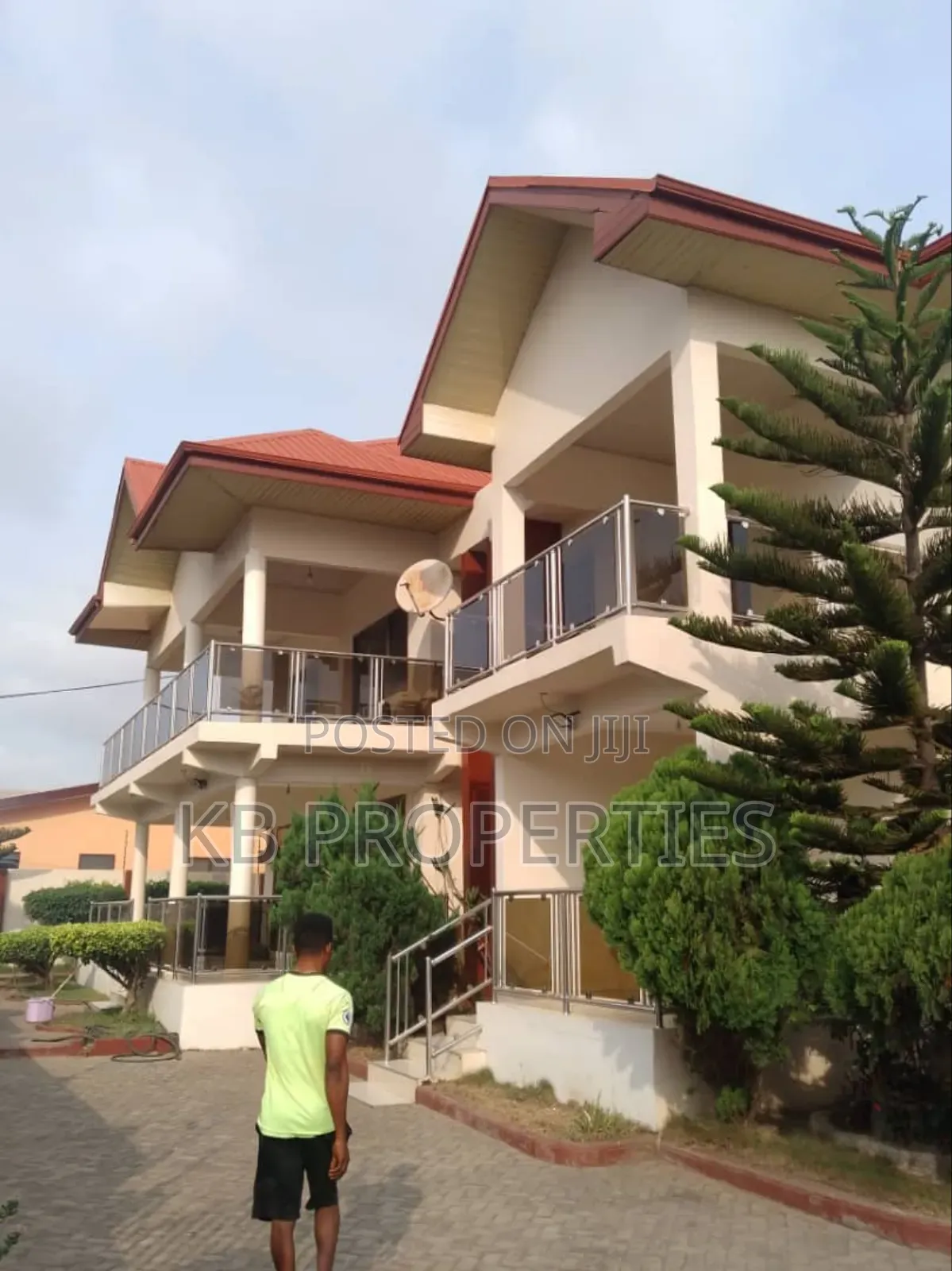 9bdrm Duplex in Kb Properties, Nungua for rent in Nungua