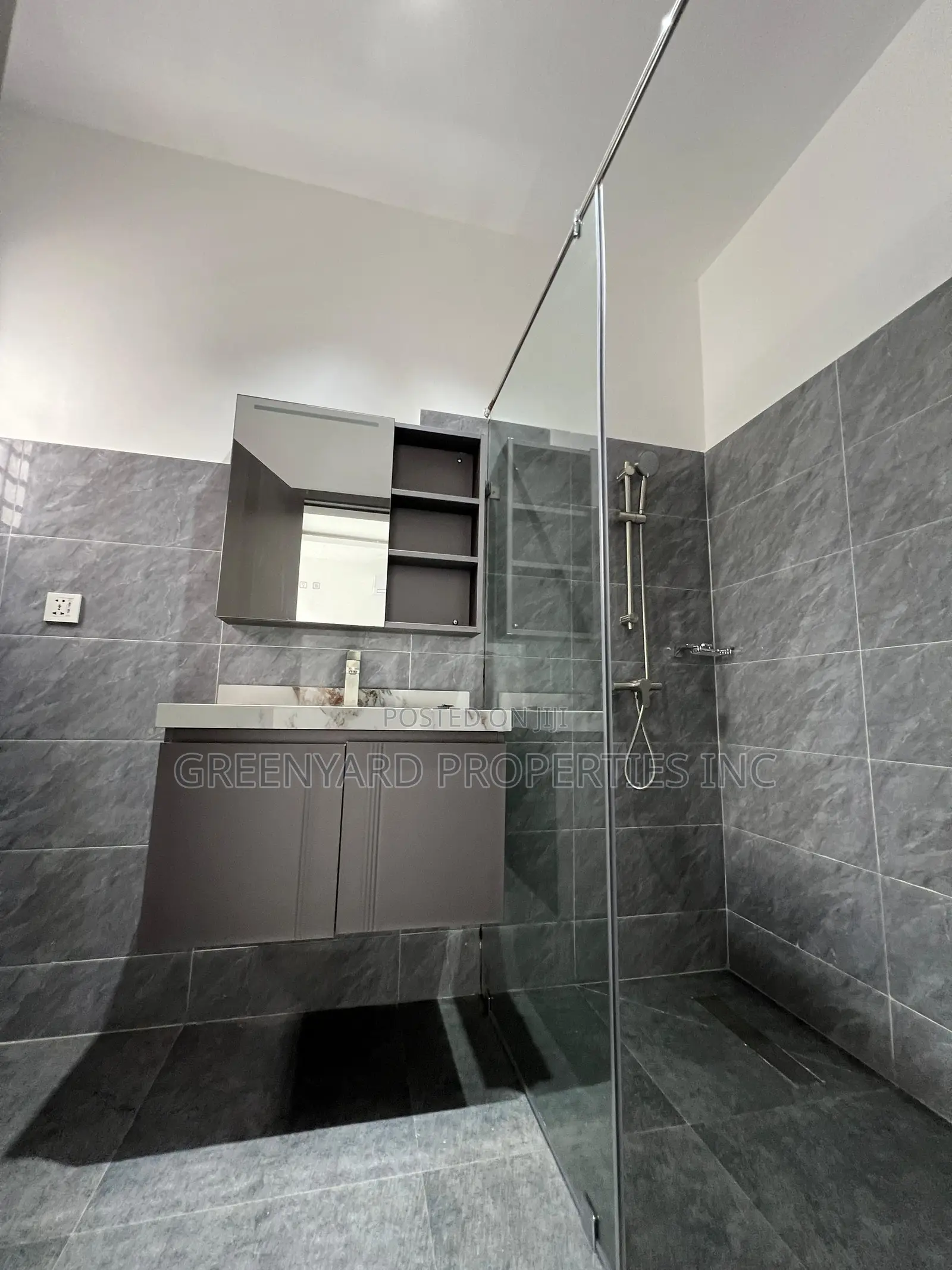 3bdrm Townhouse/Terrace in West Trasacco, Adjiriganor for sale in Adjiriganor