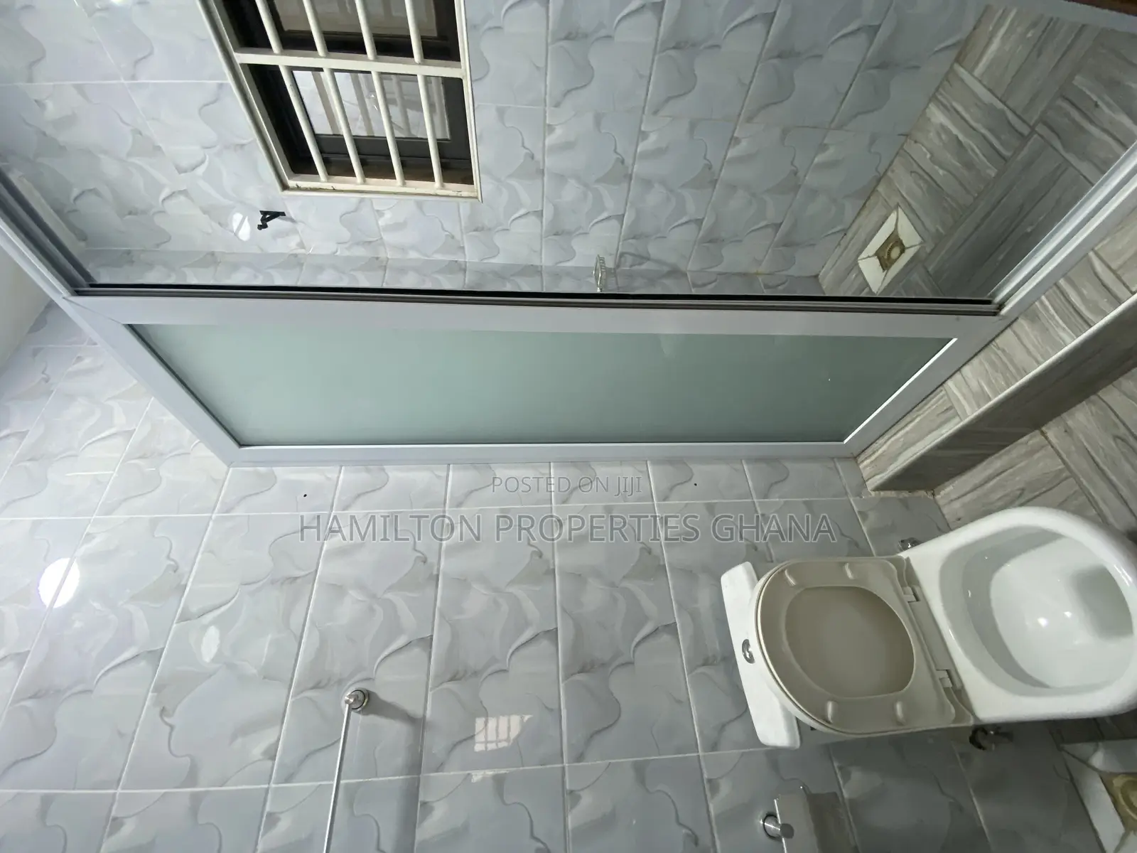 2bdrm Apartment in Botwe School for rent in Ashaley Botwe