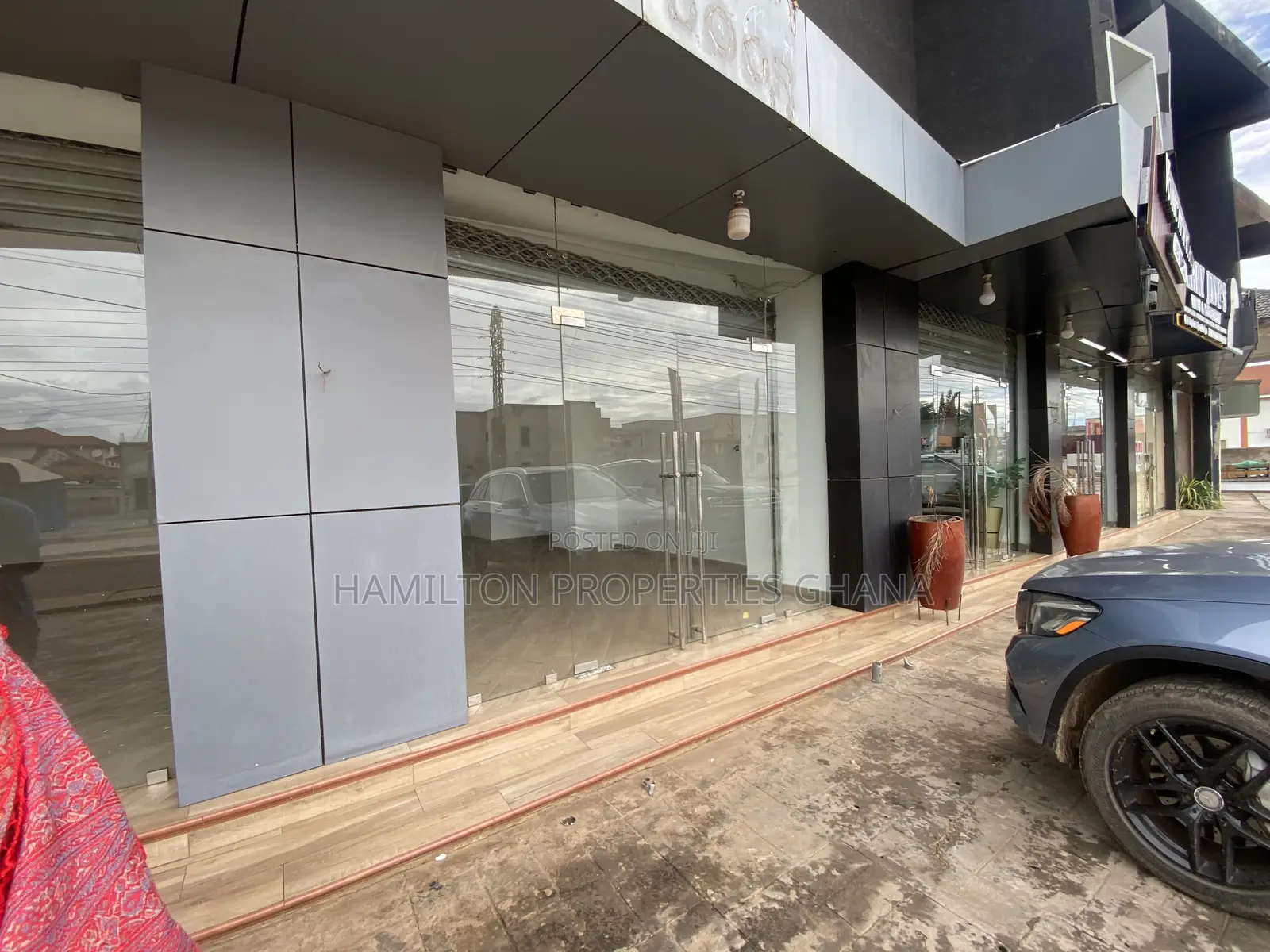 Double Shop for Rent Adjiringanor in Adjiriganor