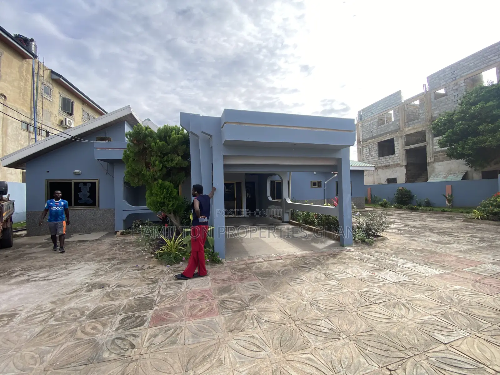 5bdrm House in School Junction, Ashaley Botwe for rent in Ashaley Botwe