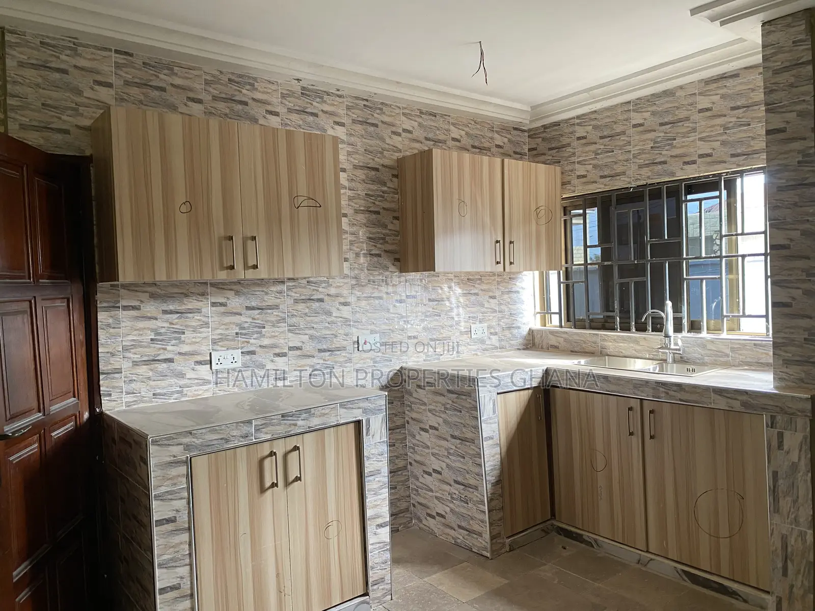 5bdrm House in School Junction, Ashaley Botwe for rent in Ashaley Botwe