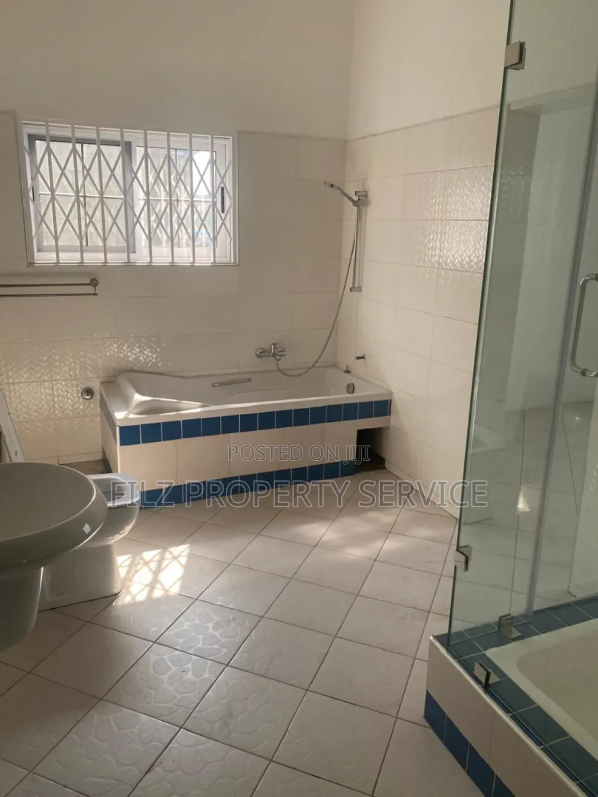 7bdrm House in East Legon Mempeasem, American House for sale in American House