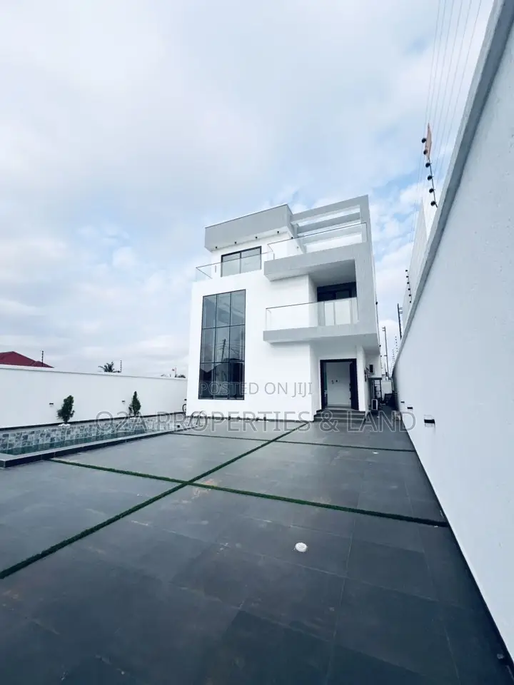 4bdrm House in Ashaley Botwe, for sale in School Junction