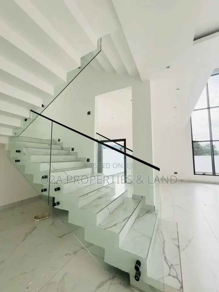 4bdrm House in Ashaley Botwe, for sale in School Junction