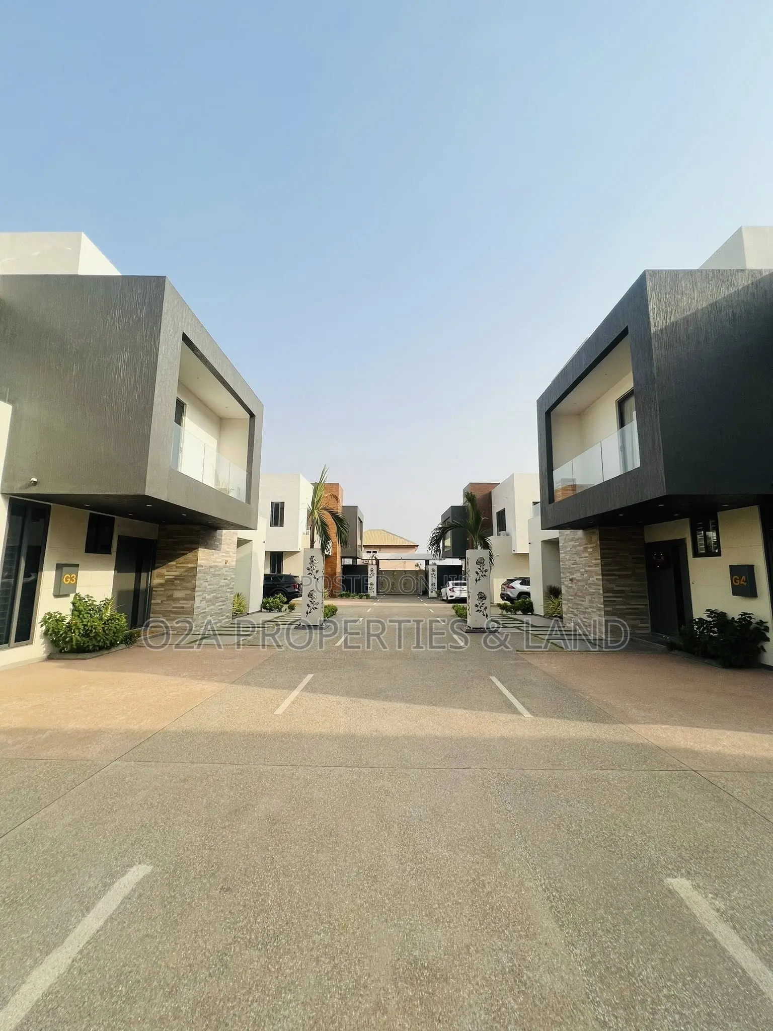 4bdrm House in Ashaley Botwe, Lake Side Estate for sale in Lake Side Estate