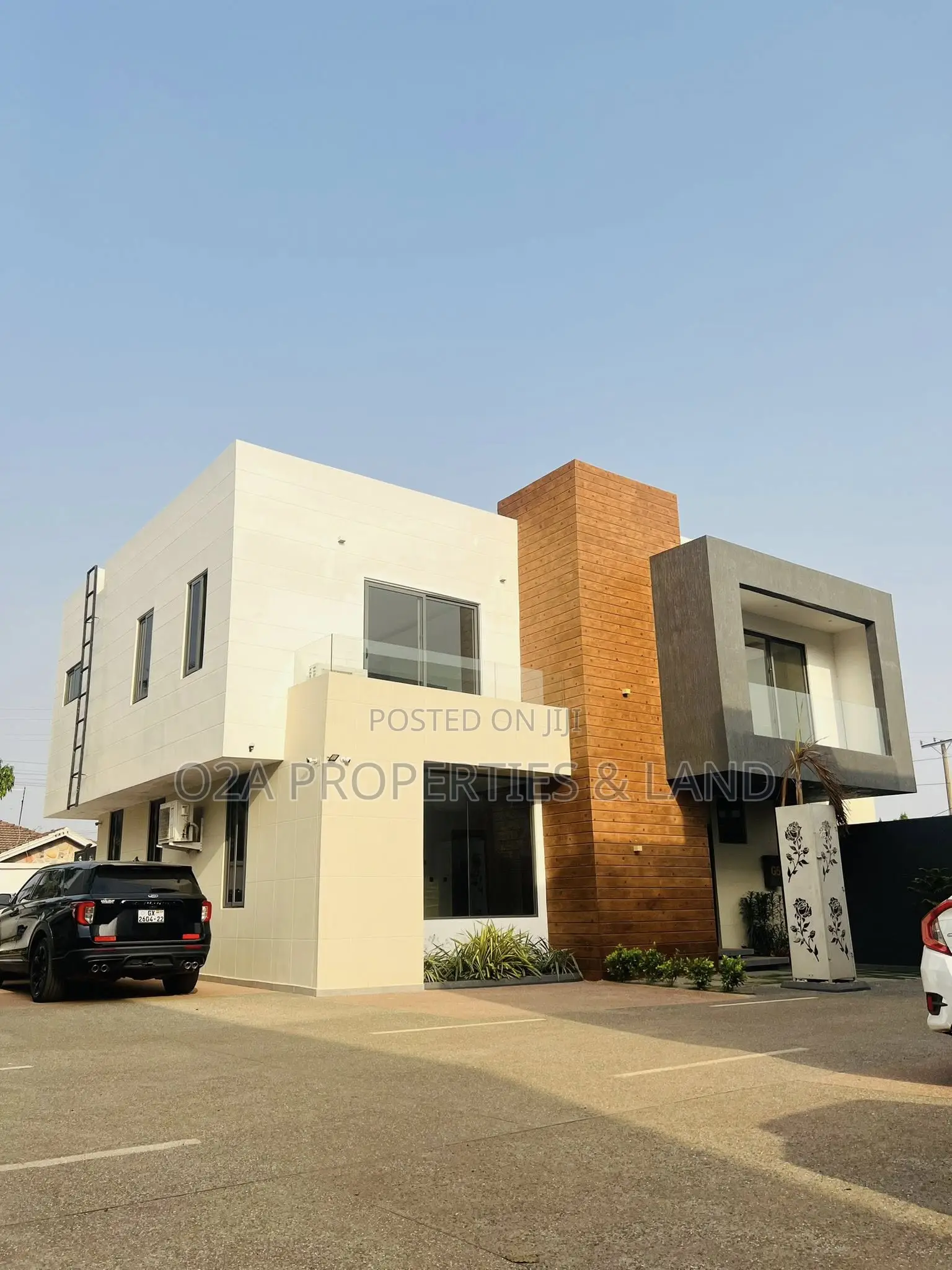 4bdrm House in Ashaley Botwe, Lake Side Estate for sale in Lake Side Estate