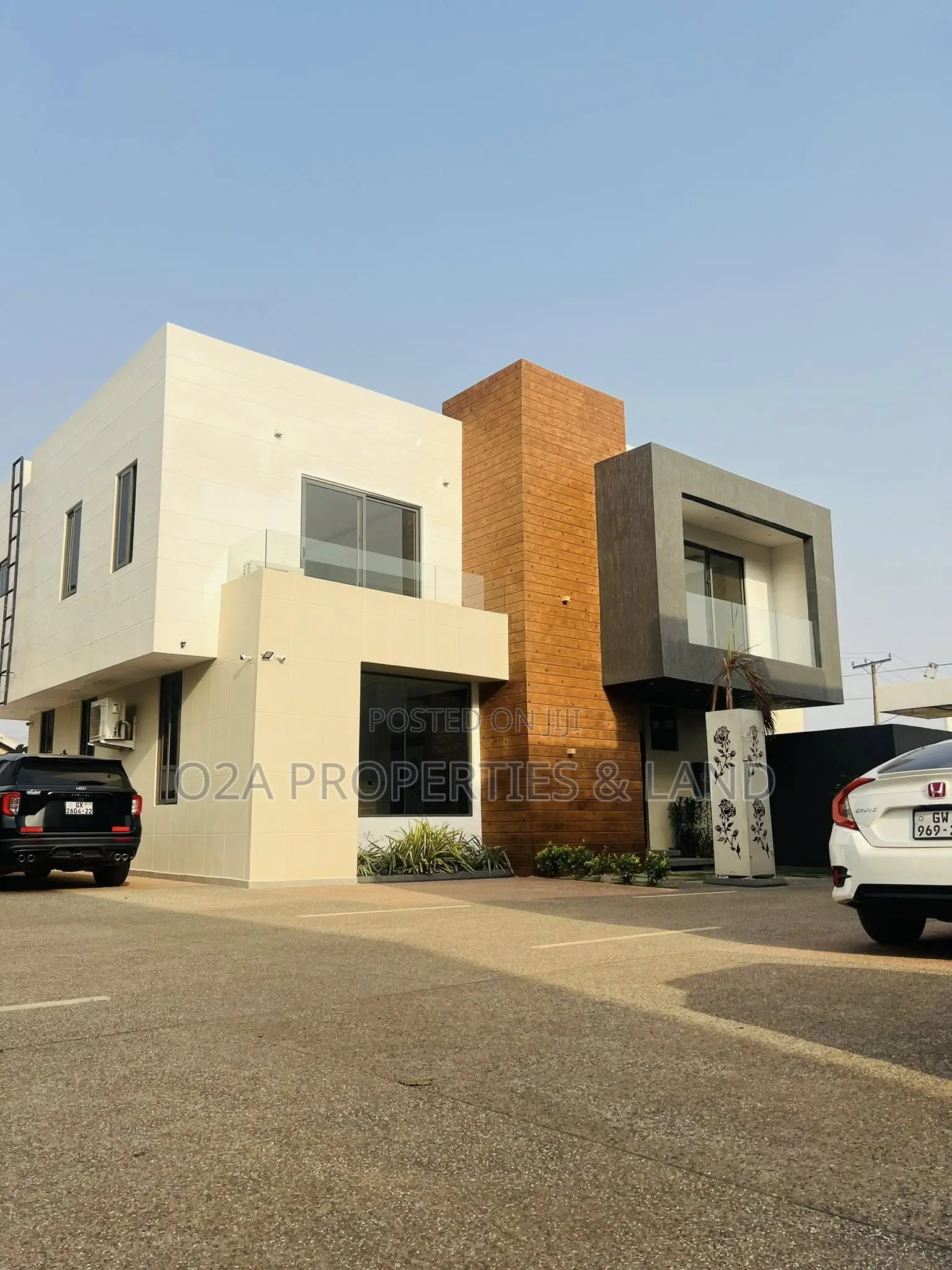 4bdrm House in Ashaley Botwe, Lake Side Estate for sale in Lake Side Estate