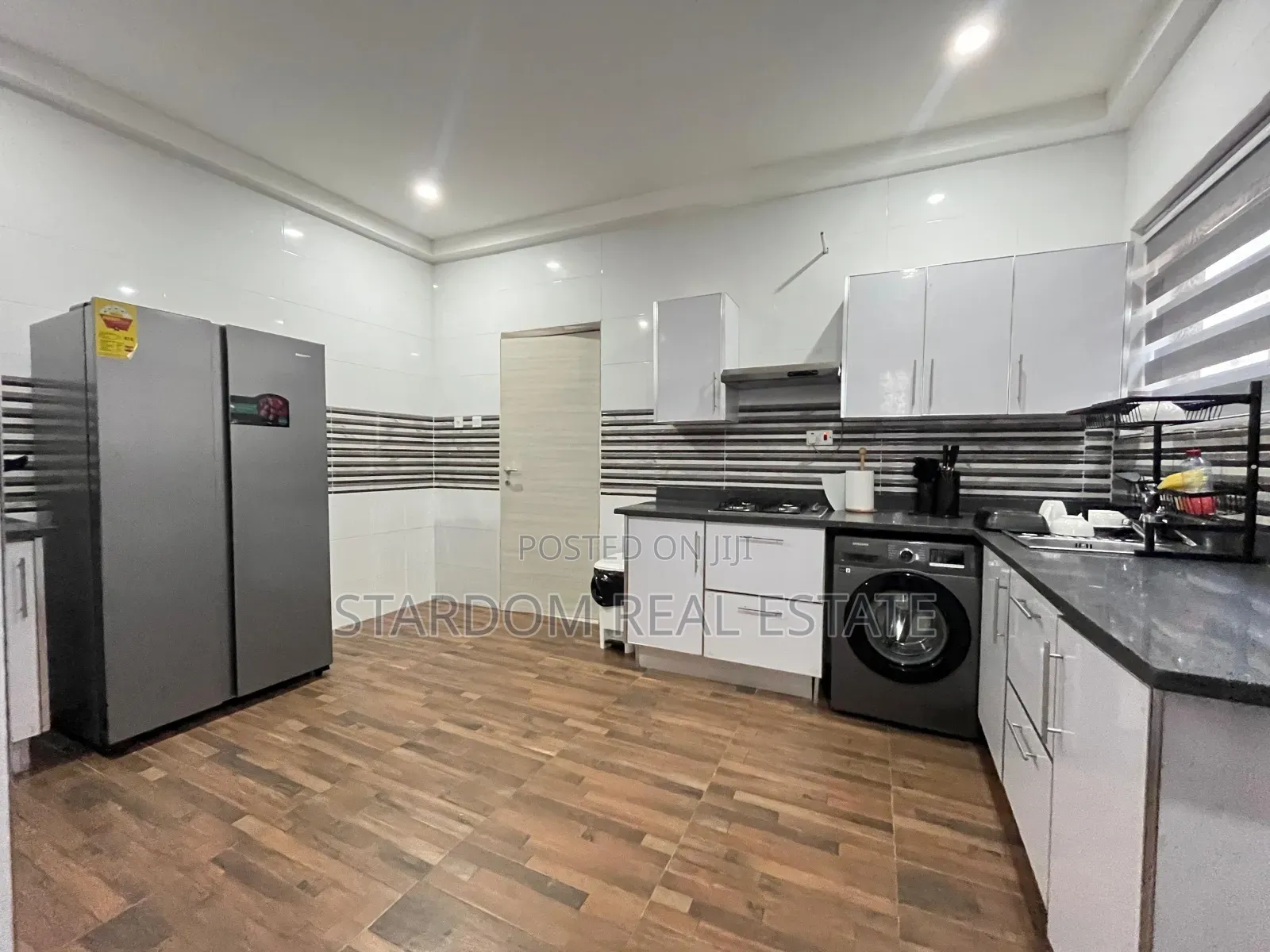 Furnished 4bdrm Duplex in Anc Mall, East Legon for rent in East Legon