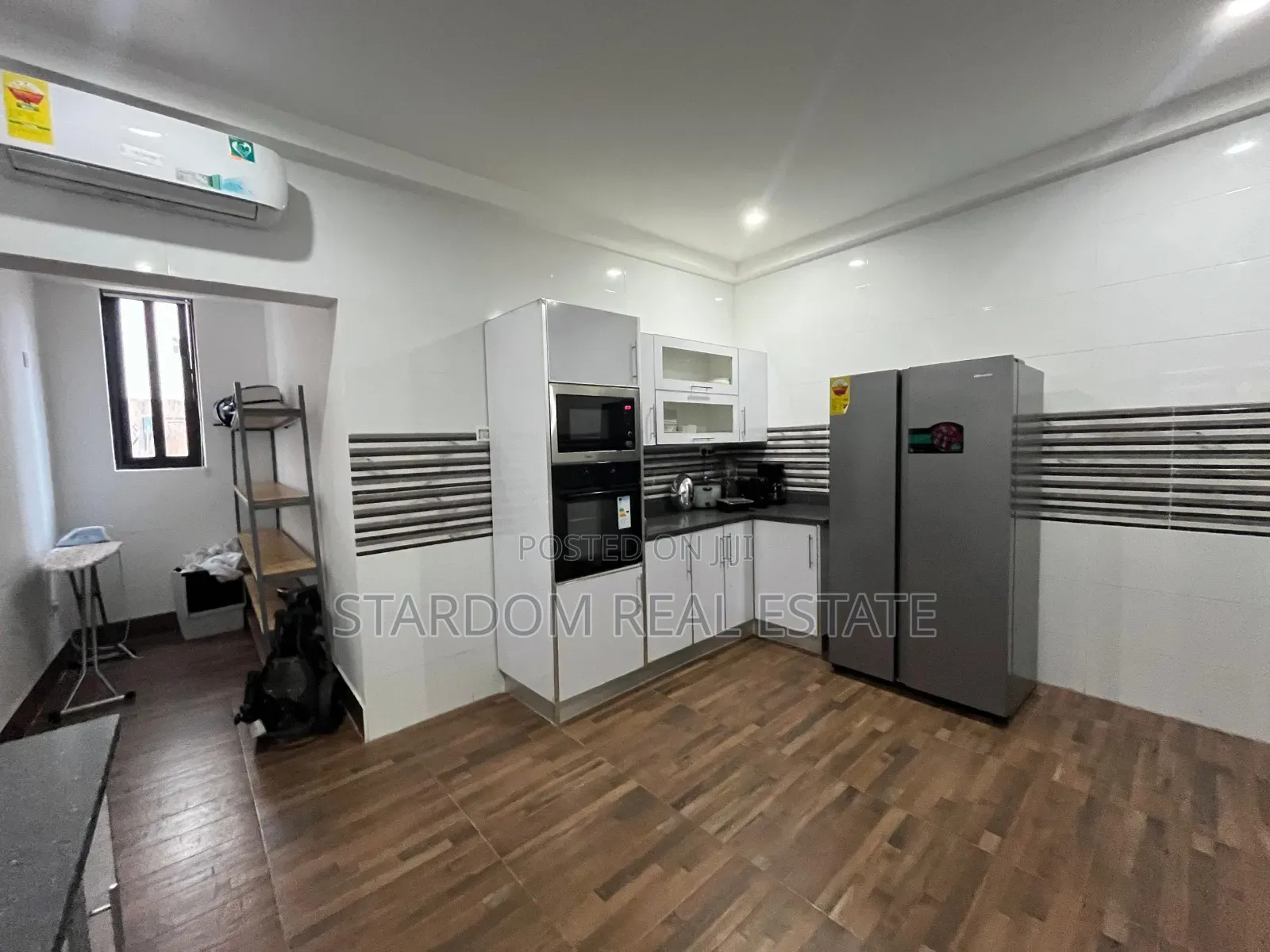 Furnished 4bdrm Duplex in Anc Mall, East Legon for rent in East Legon