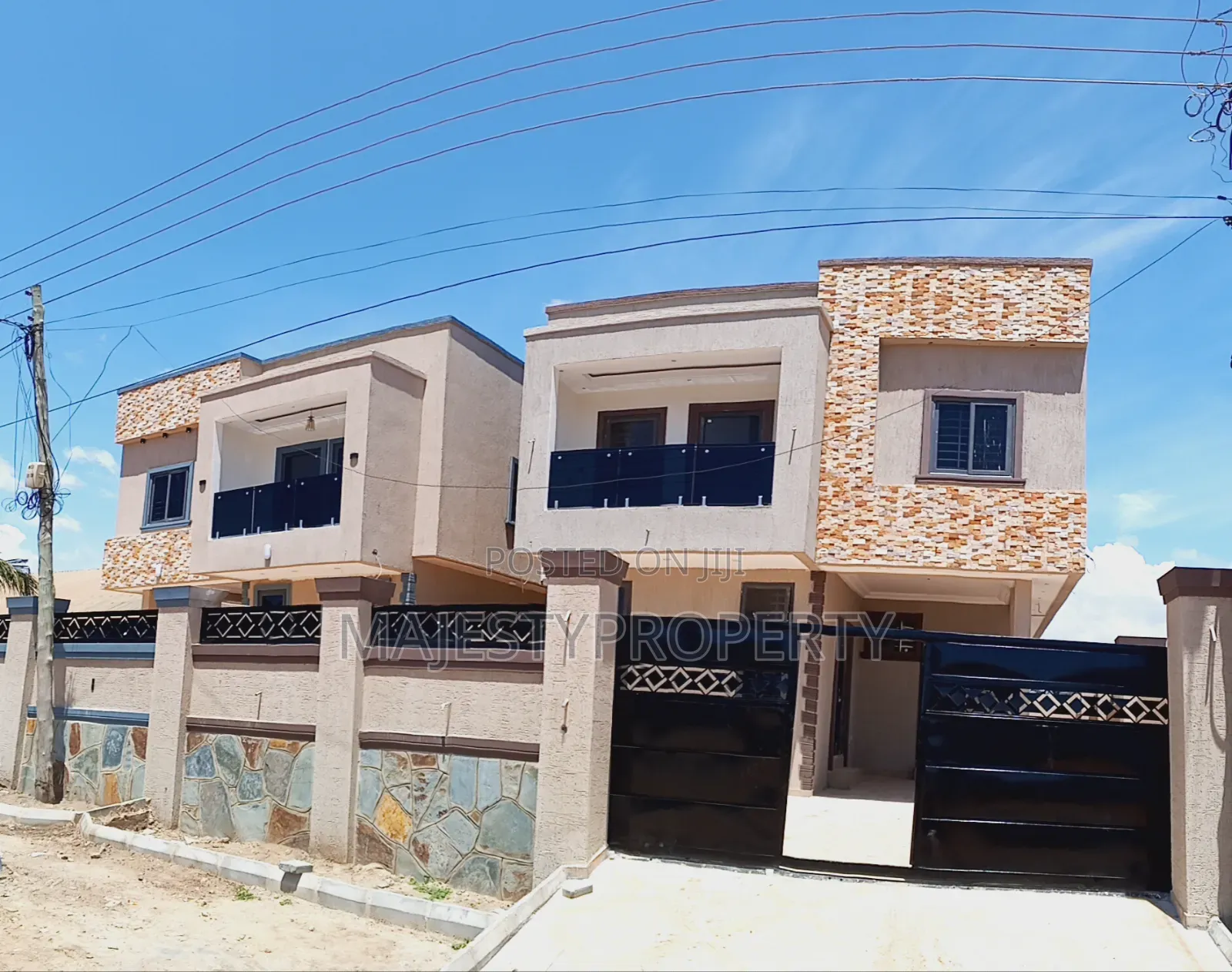 3bdrm Duplex in Batsona, Spintex for sale in Spintex