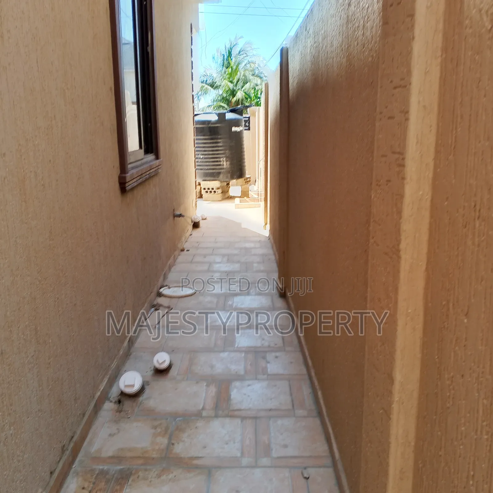 3bdrm Duplex in Batsona, Spintex for sale in Spintex