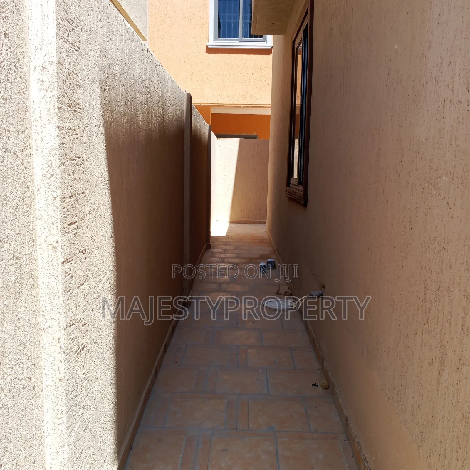 3bdrm Duplex in Batsona, Spintex for sale in Spintex
