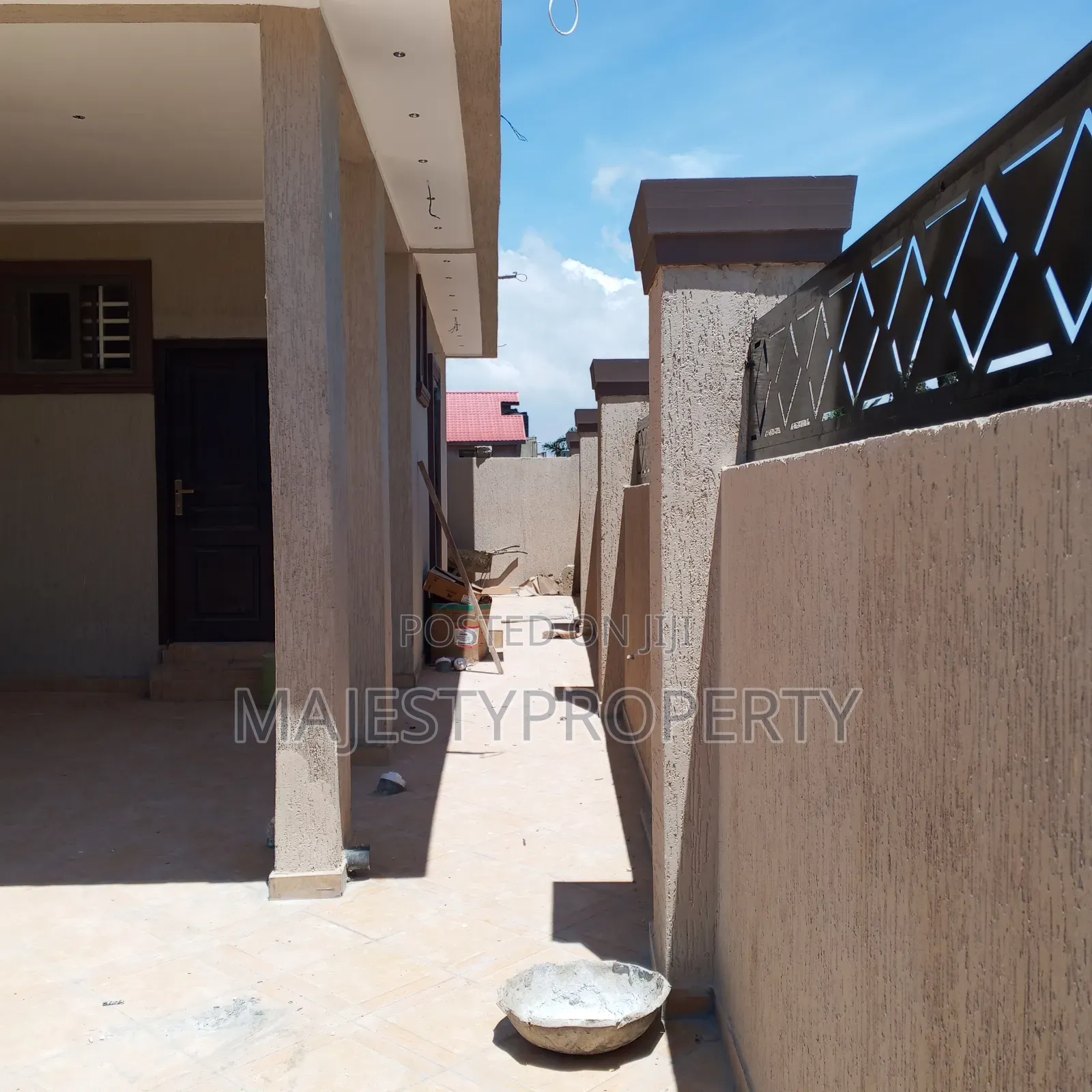 3bdrm Duplex in Batsona, Spintex for sale in Spintex
