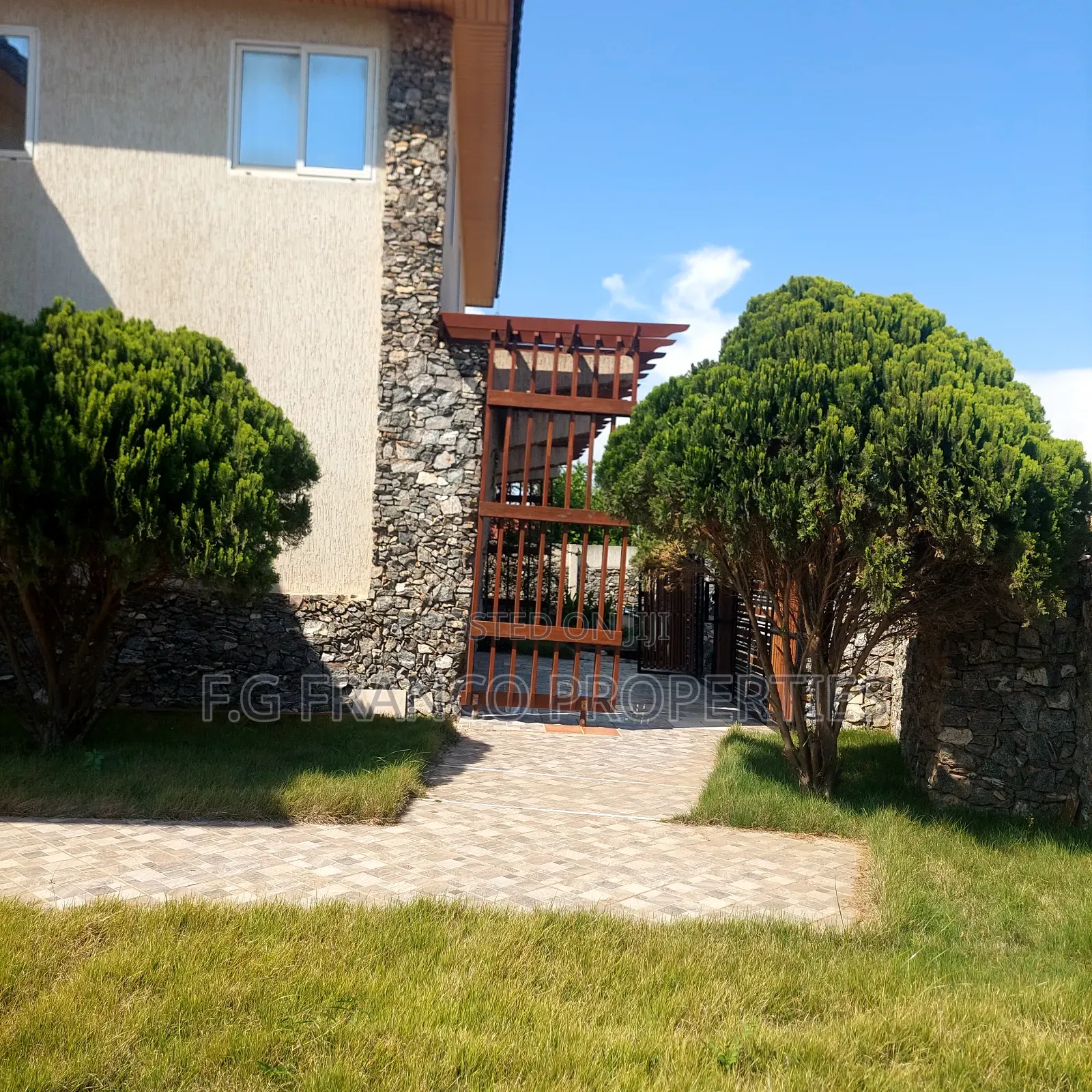 3bdrm Apartment in Kg Franco Properties, Spintex for rent in Spintex