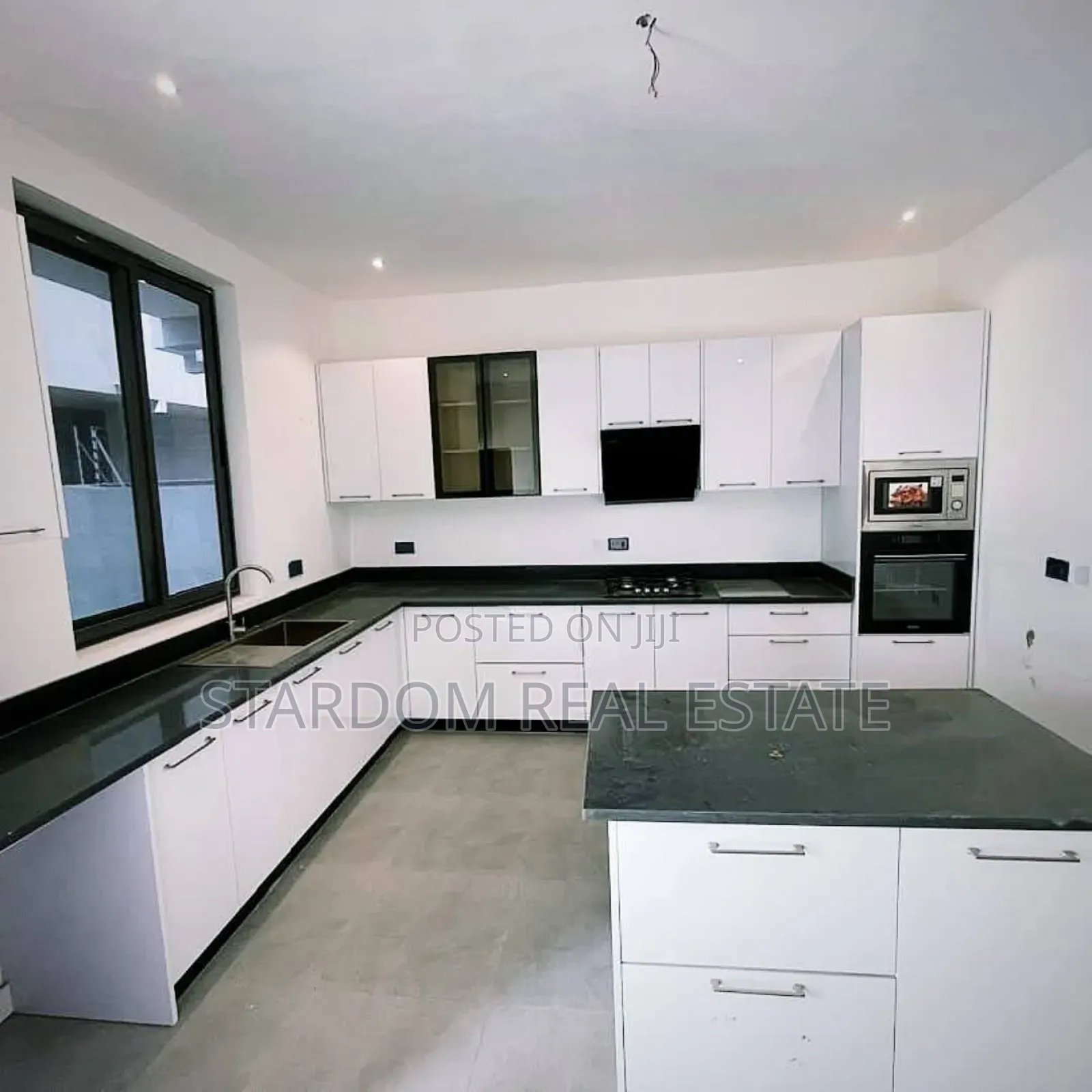 3bdrm Duplex in Haatso Bohye for sale in Haatso