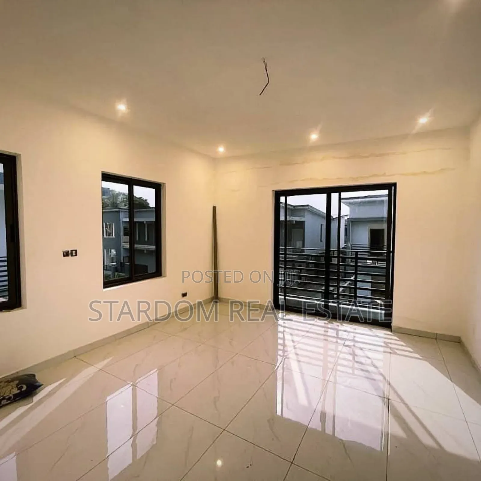 3bdrm Duplex in Haatso Bohye for sale in Haatso