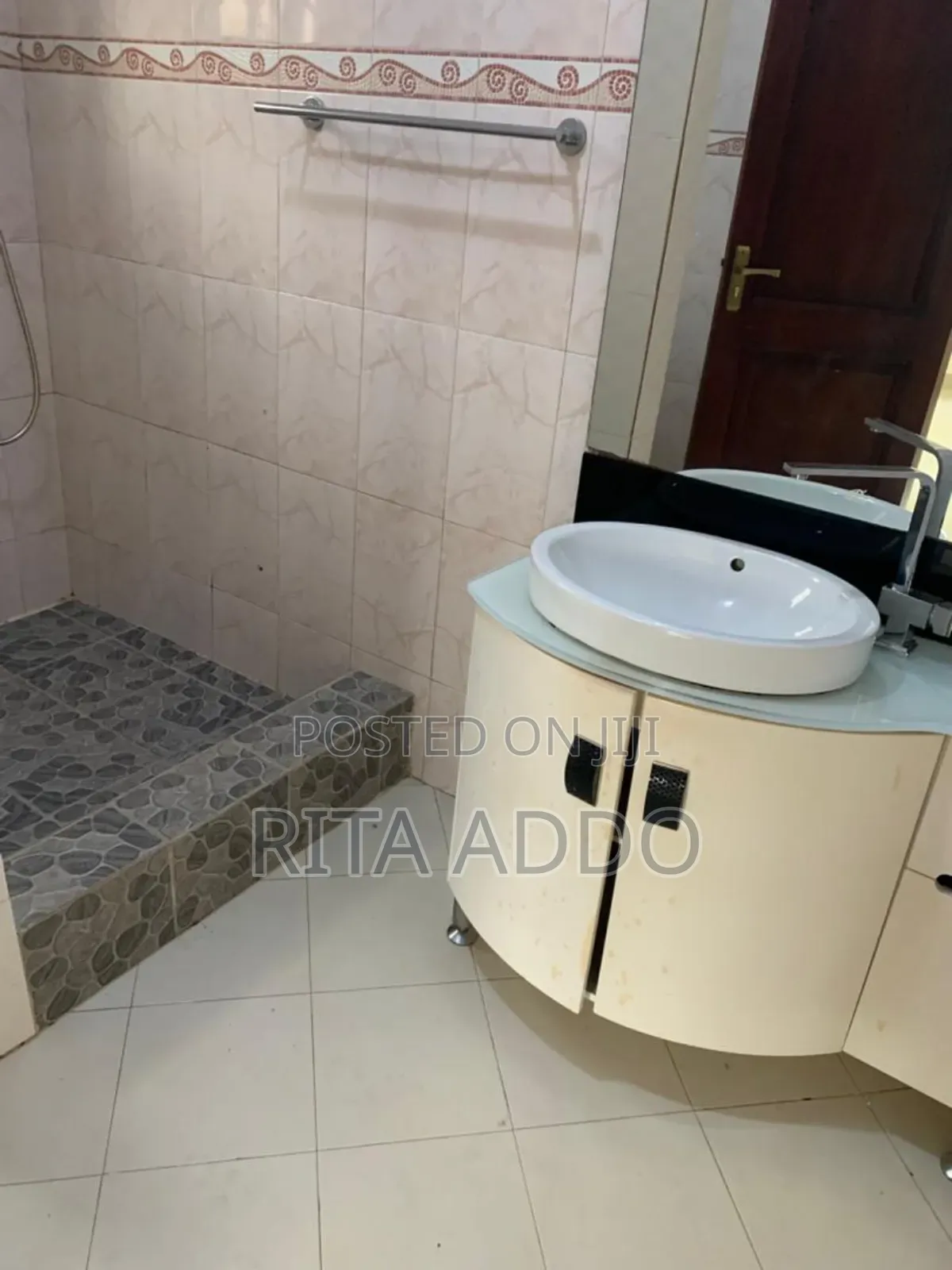 4bdrm House in Lakeside for rent in Lake Side Estate